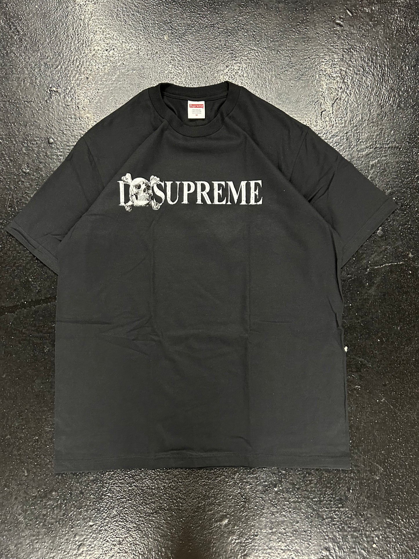 SUPREME BLACK SKULL TEE (BRAND NEW)