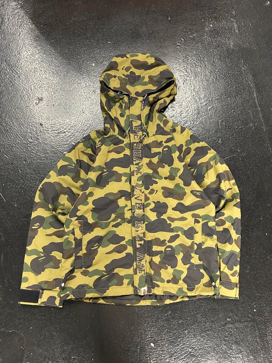 BAPE BATHING APE GREEN CAMO WINDBREAKER (VNDS)