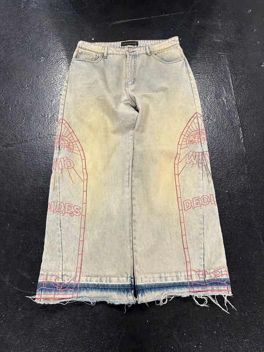 WHO DECIDES WAR LIGHTWASH EMBROIDERED JEANS (PRE-OWNED)