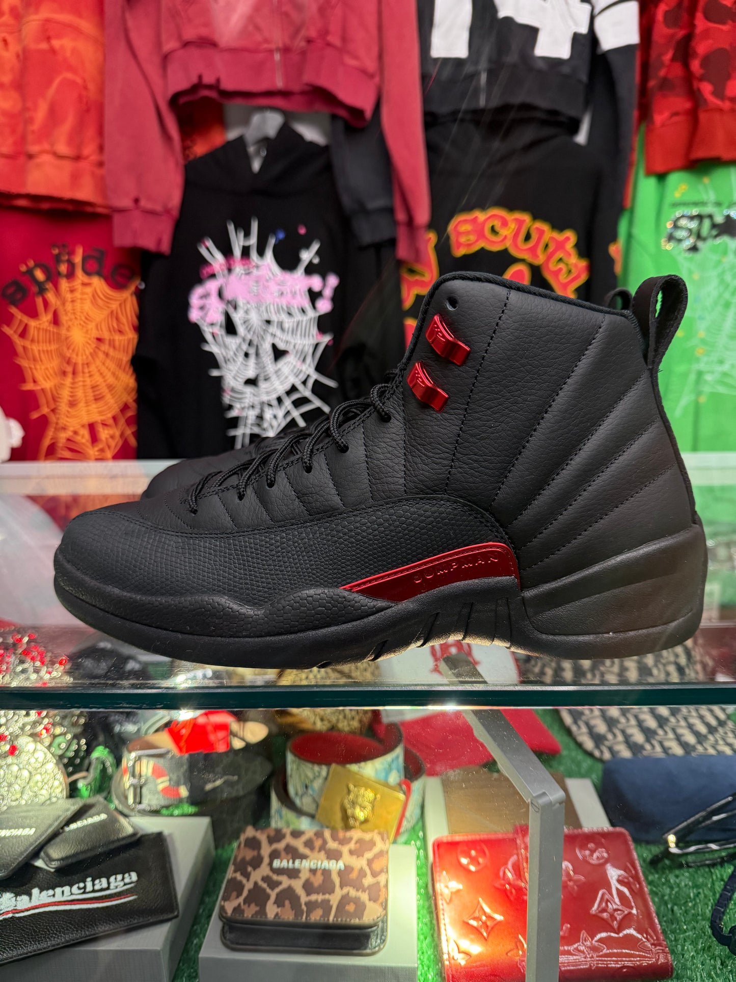AIR JORDAN 12 RETRO BLOODLINE (PRE-OWNED W/ BOX)