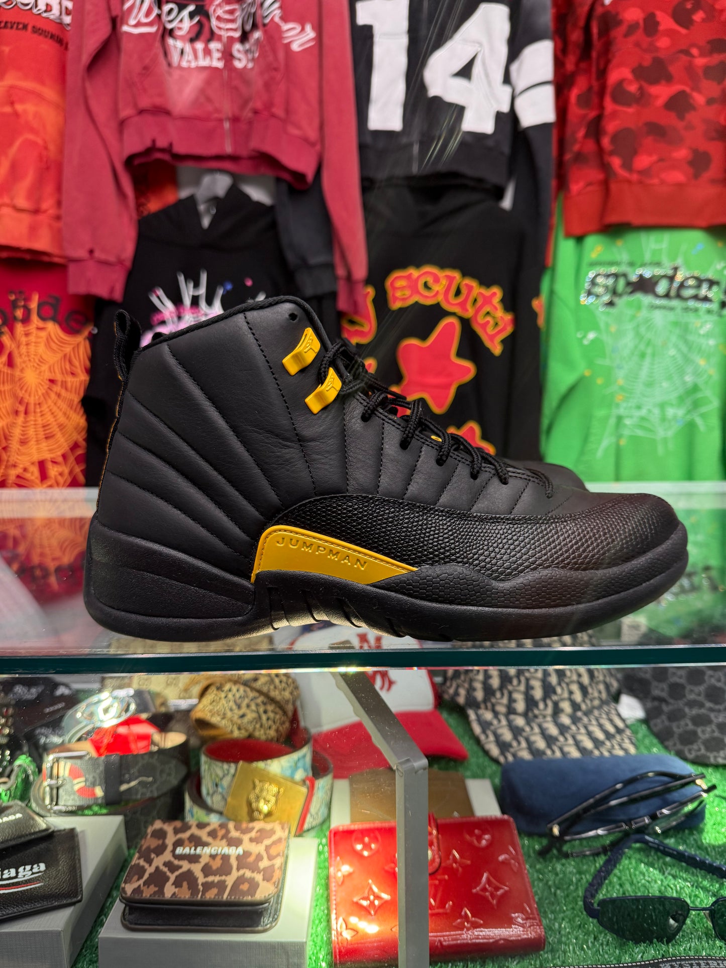 AIR JORDAN 12 RETRO UNIVERSITY BLACK (PRE-OWNED W/ BOX)