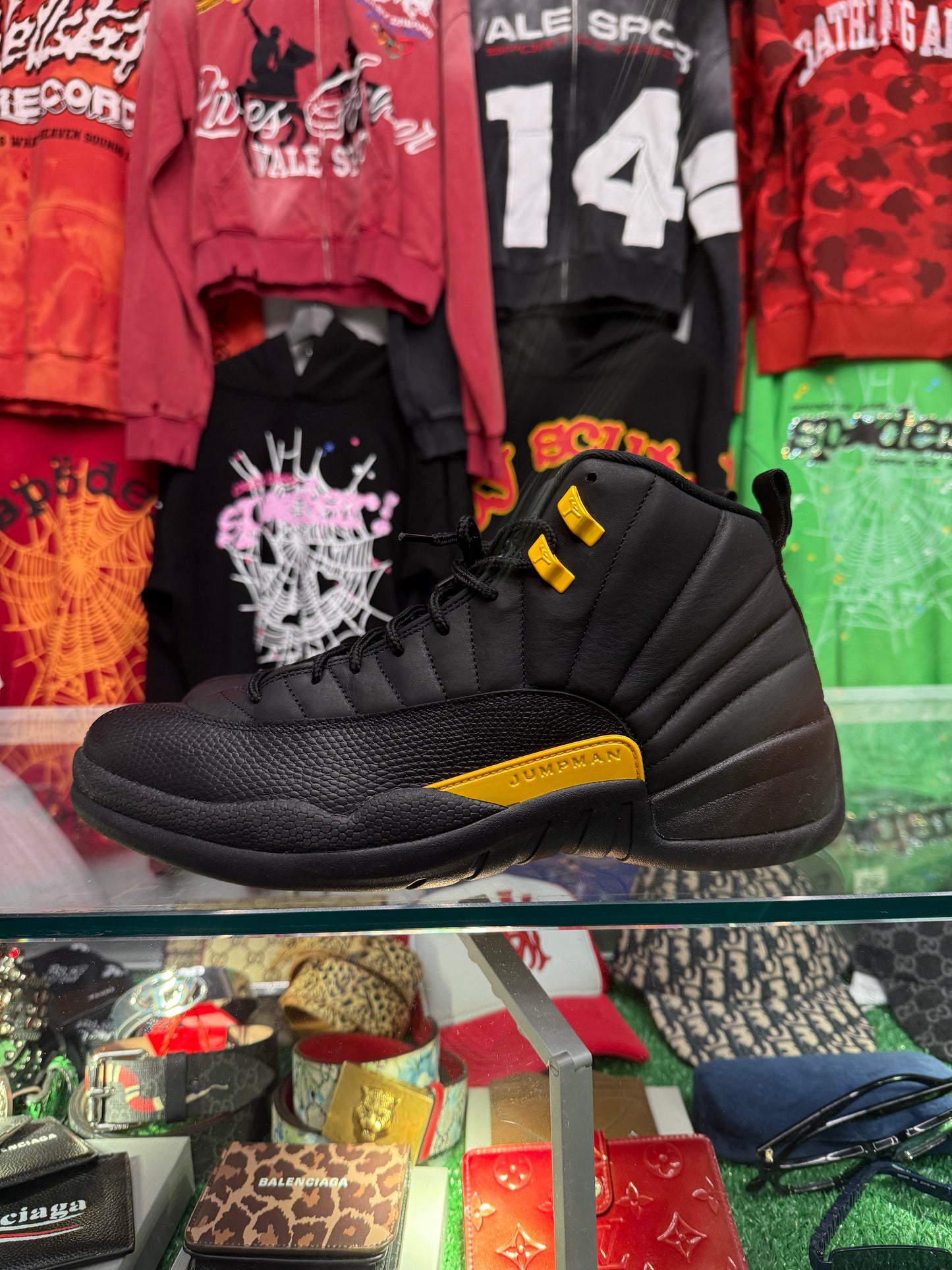 AIR JORDAN 12 RETRO UNIVERSITY BLACK (PRE-OWNED W/ BOX)