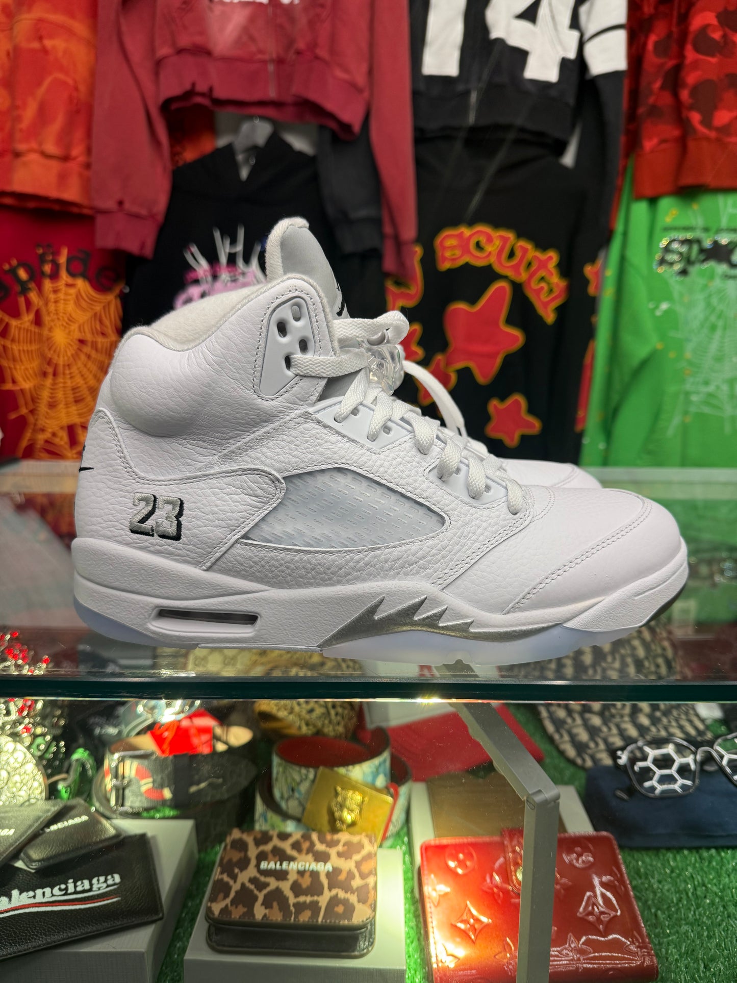 NIKE AIR JORDAN 5 RETRO METALLIC WHITE (PRE-OWNED W/ BOX)