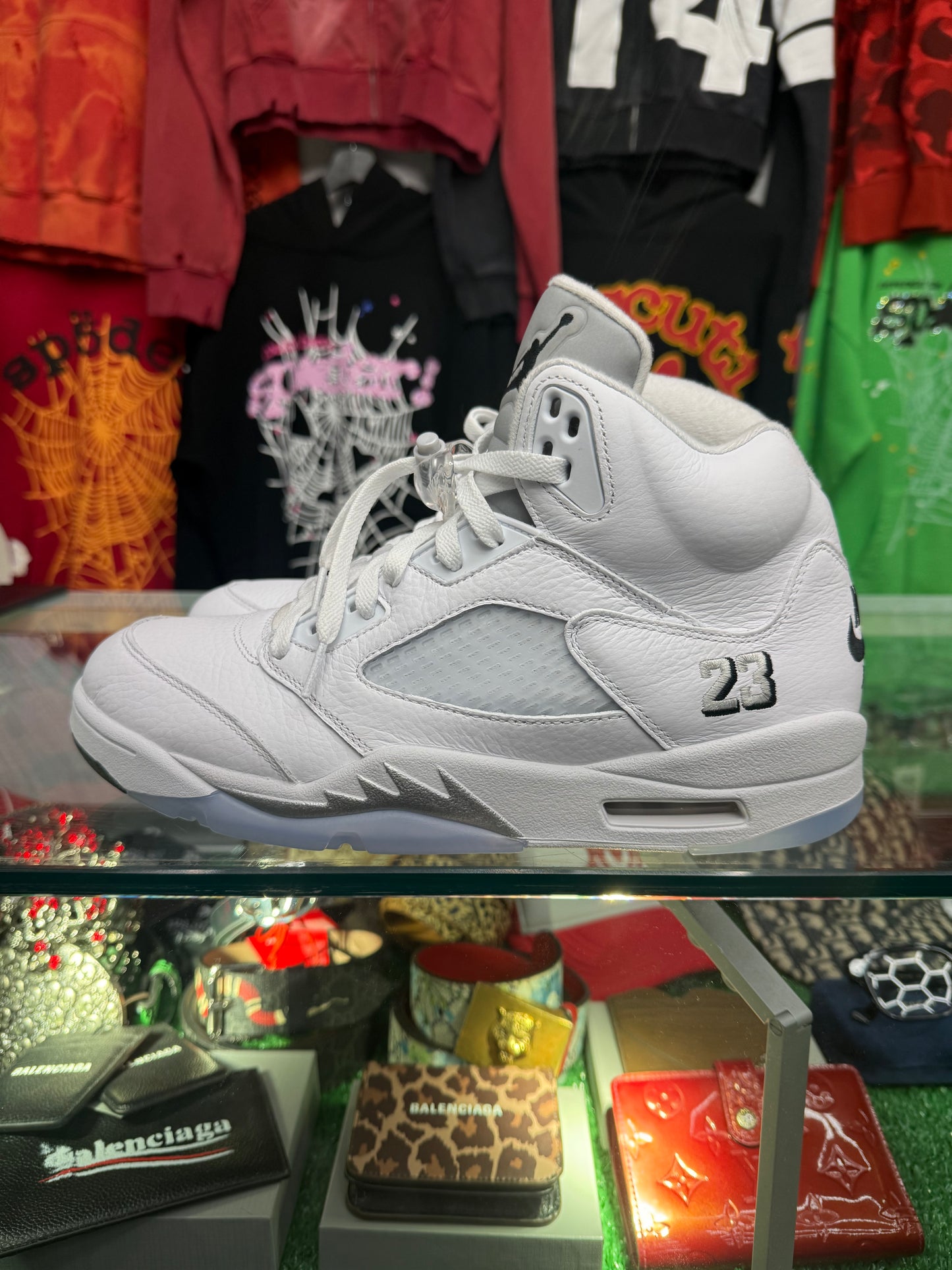 NIKE AIR JORDAN 5 RETRO METALLIC WHITE (PRE-OWNED W/ BOX)