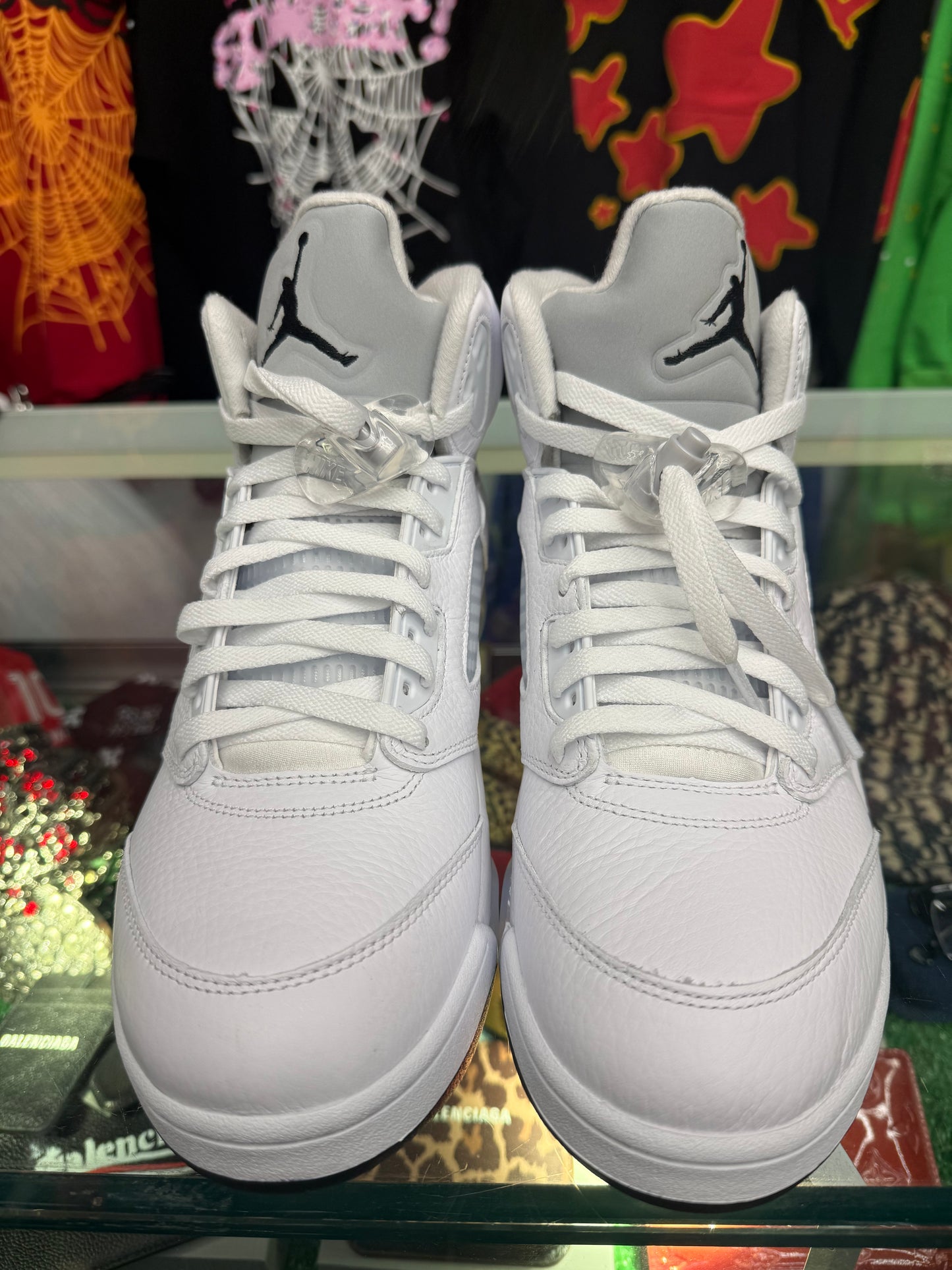 NIKE AIR JORDAN 5 RETRO METALLIC WHITE (PRE-OWNED W/ BOX)