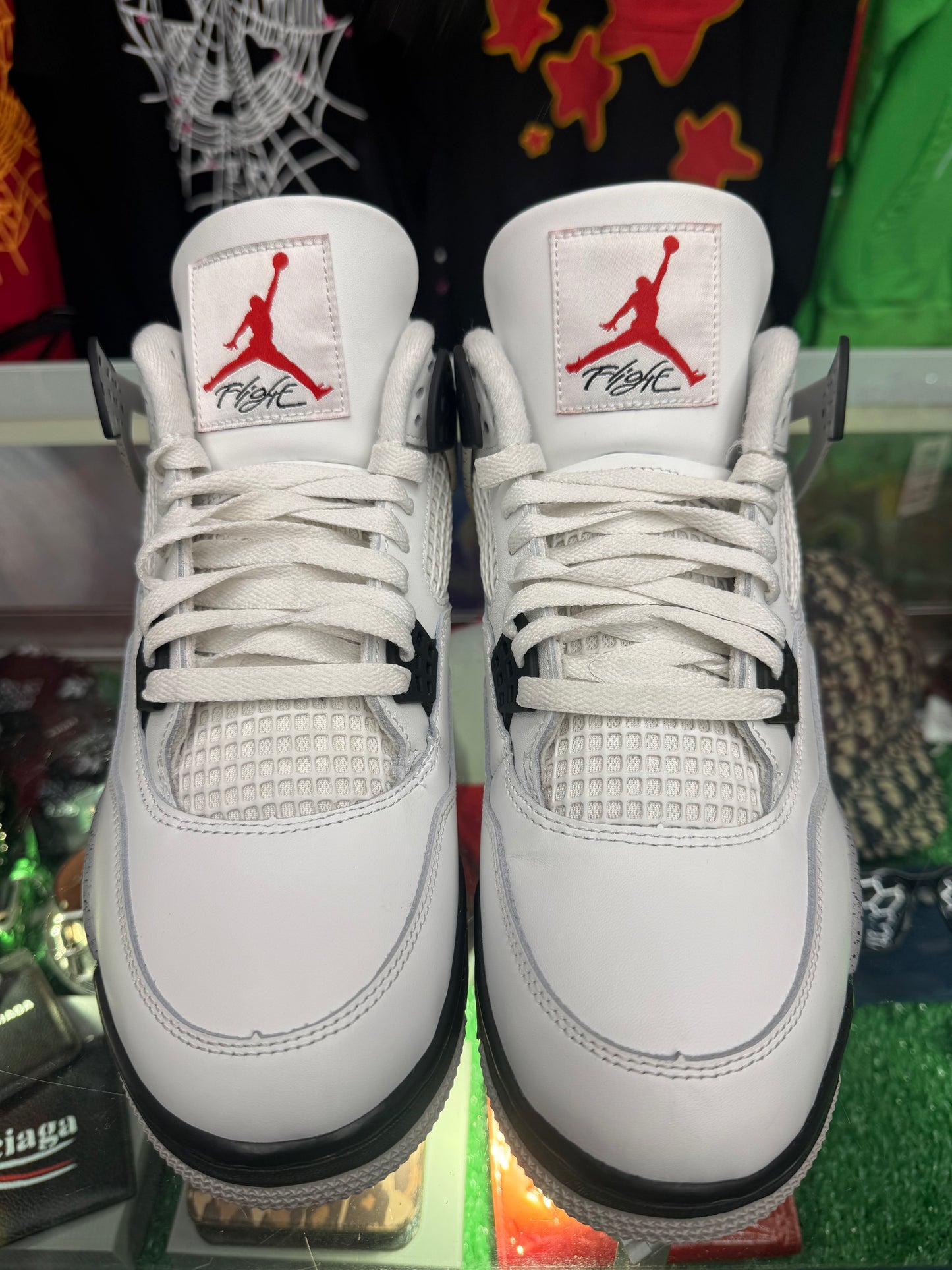 AIR JORDAN 4 RETRO WHITE CEMENT (PRE-OWNED W/ BOX)