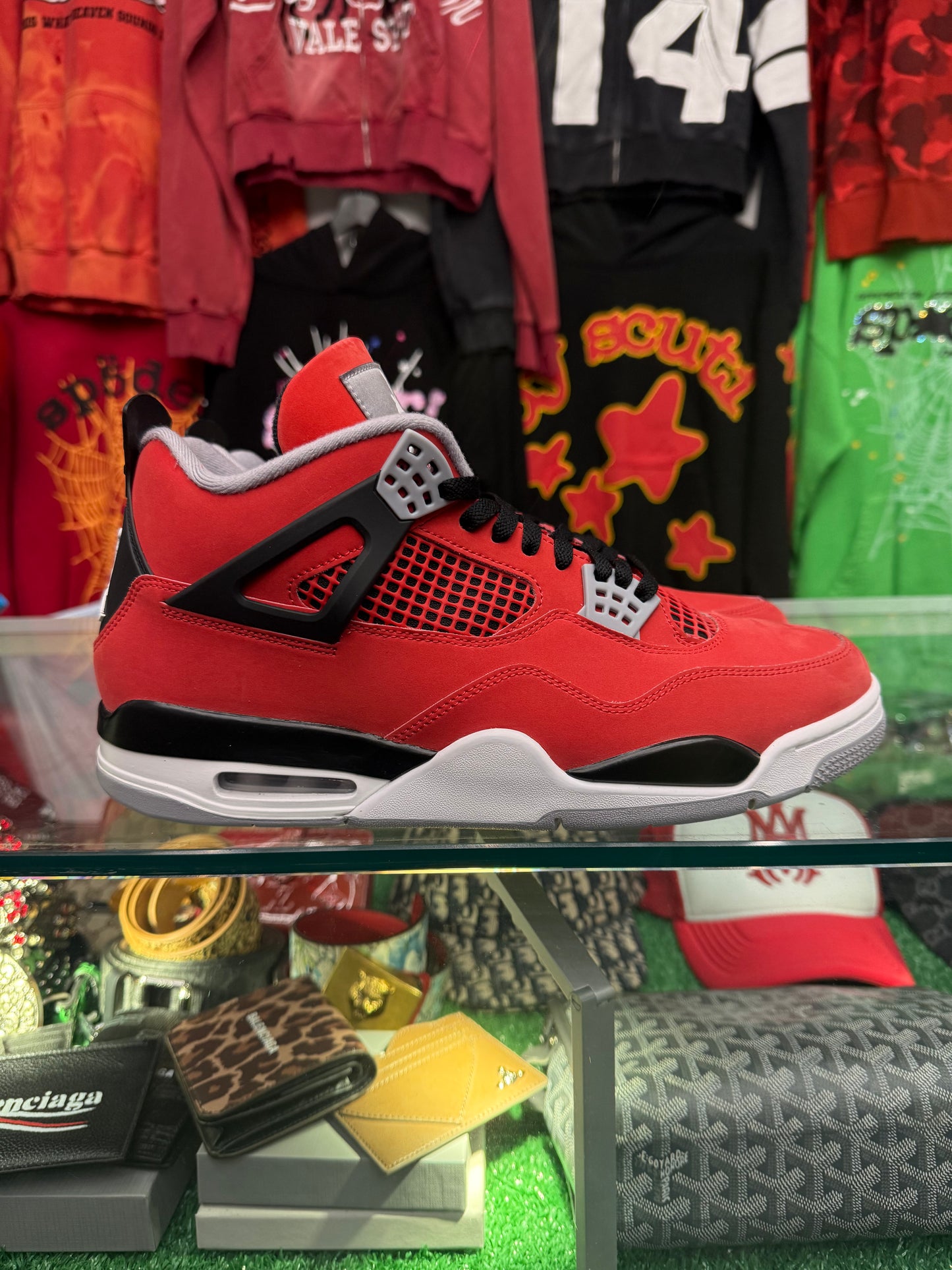 AIR JORDAN 4 RETRO TORO BRAVO (PRE-OWNED W/ BOX)