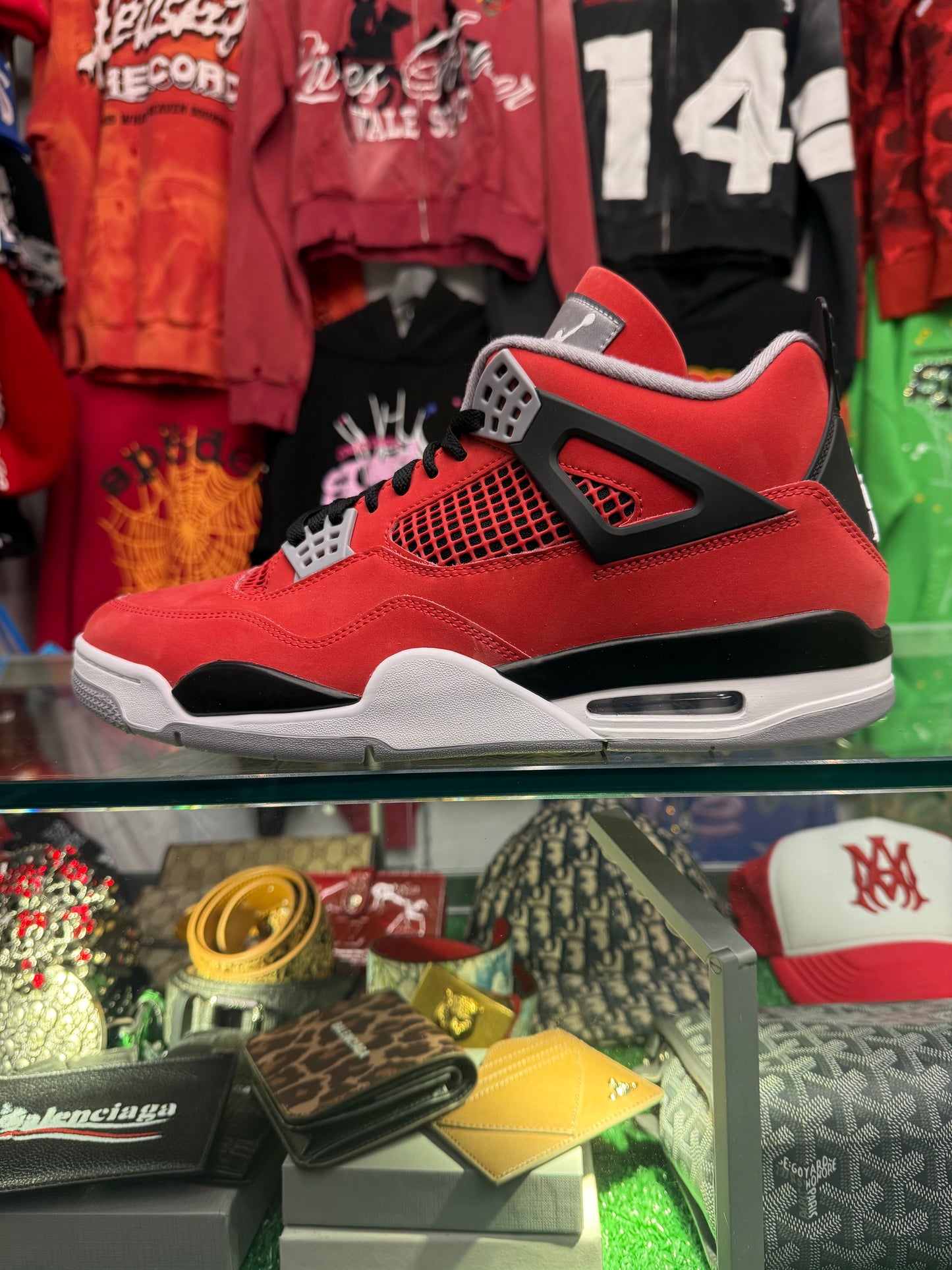 AIR JORDAN 4 RETRO TORO BRAVO (PRE-OWNED W/ BOX)