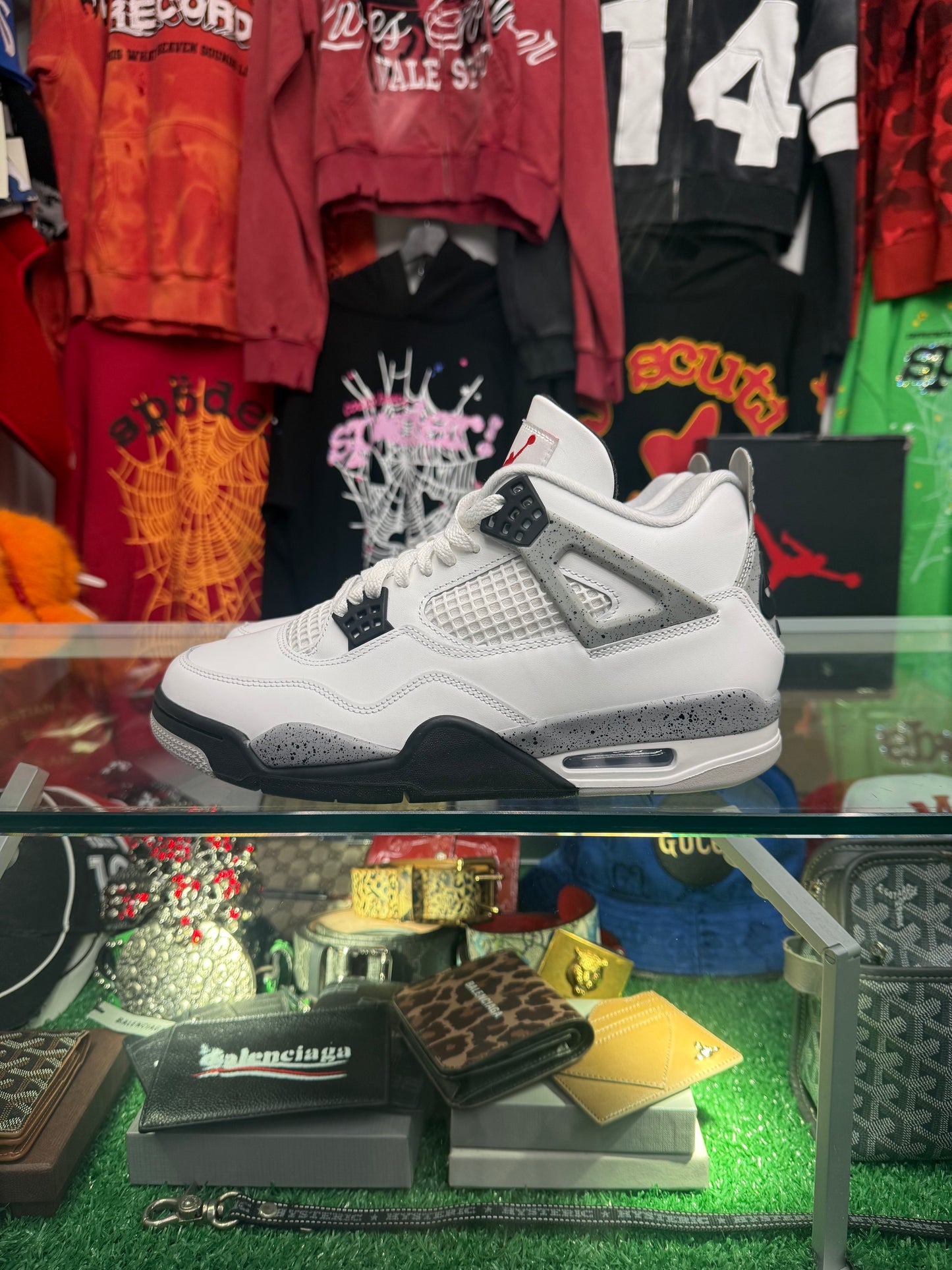 JORDAN 4 RETRO WHITE CEMENT (PRE-OWNED W/ BOX)