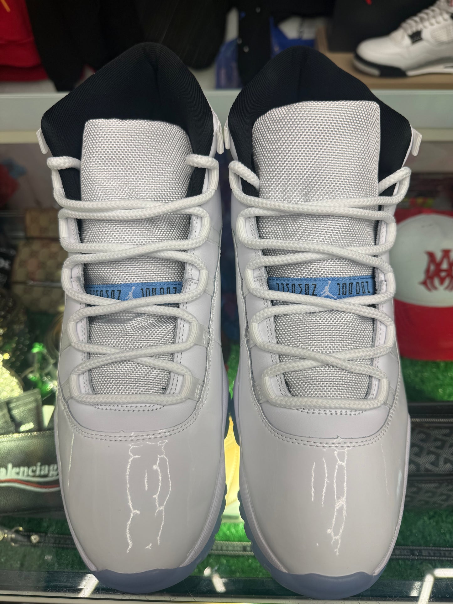 JORDAN 11 RETRO LEGEND BLUE (PRE-OWNED W/ BOX)