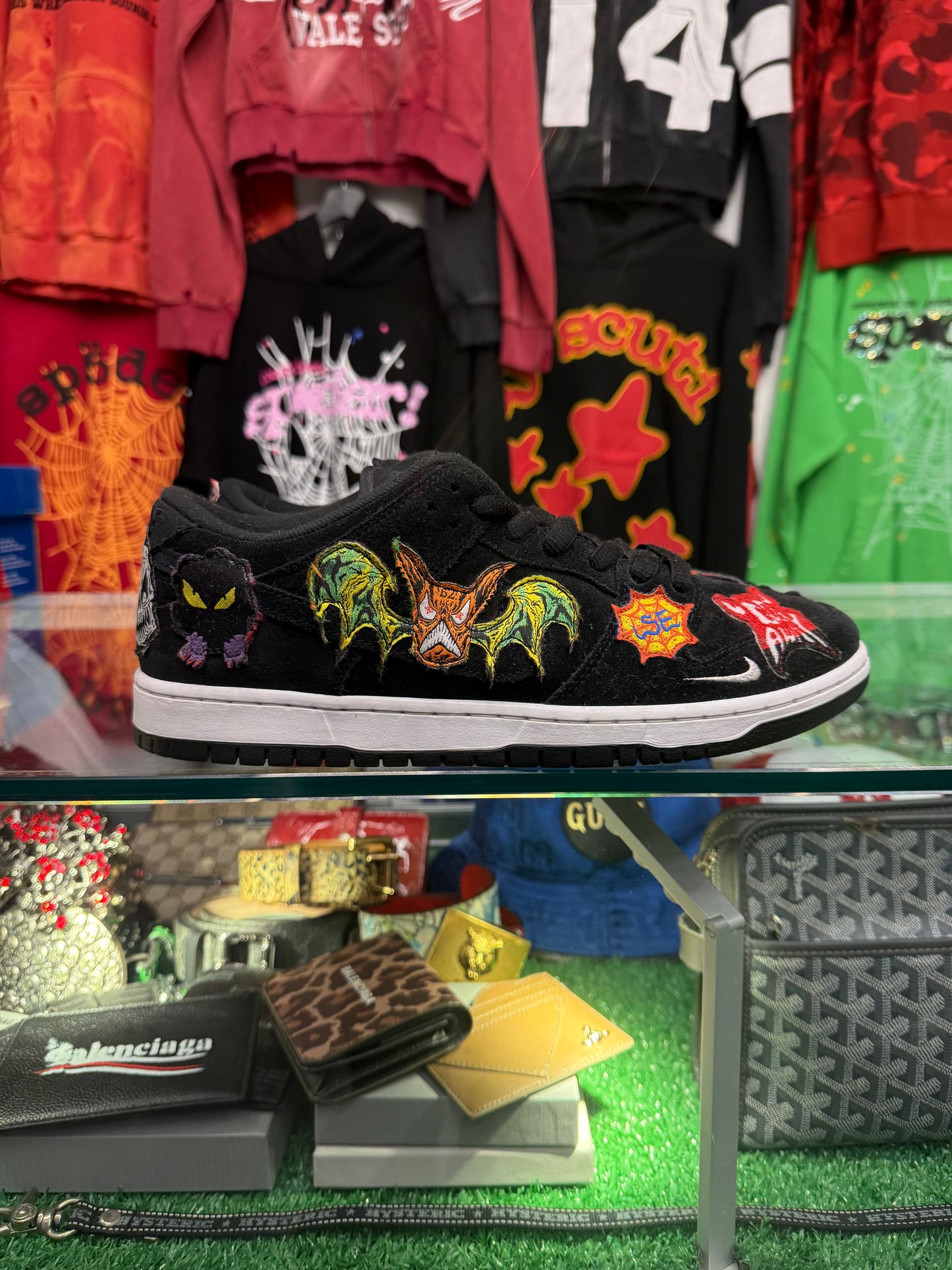DUNK LOW SB NECKFACE (PRE-OWNED W/ BOX)