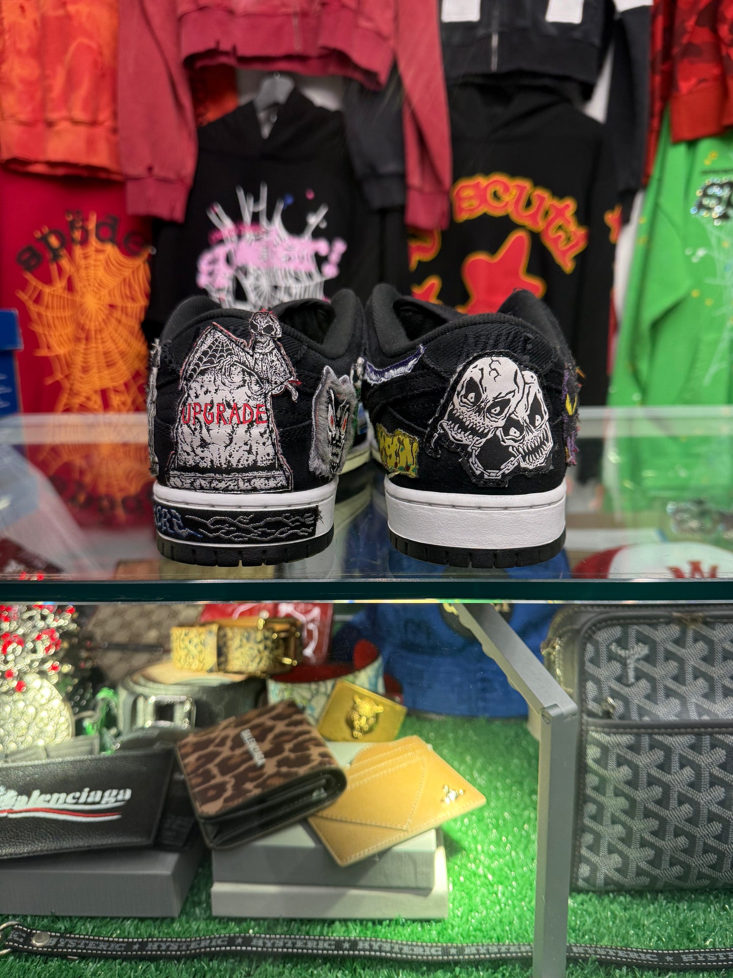 DUNK LOW SB NECKFACE (PRE-OWNED W/ BOX)
