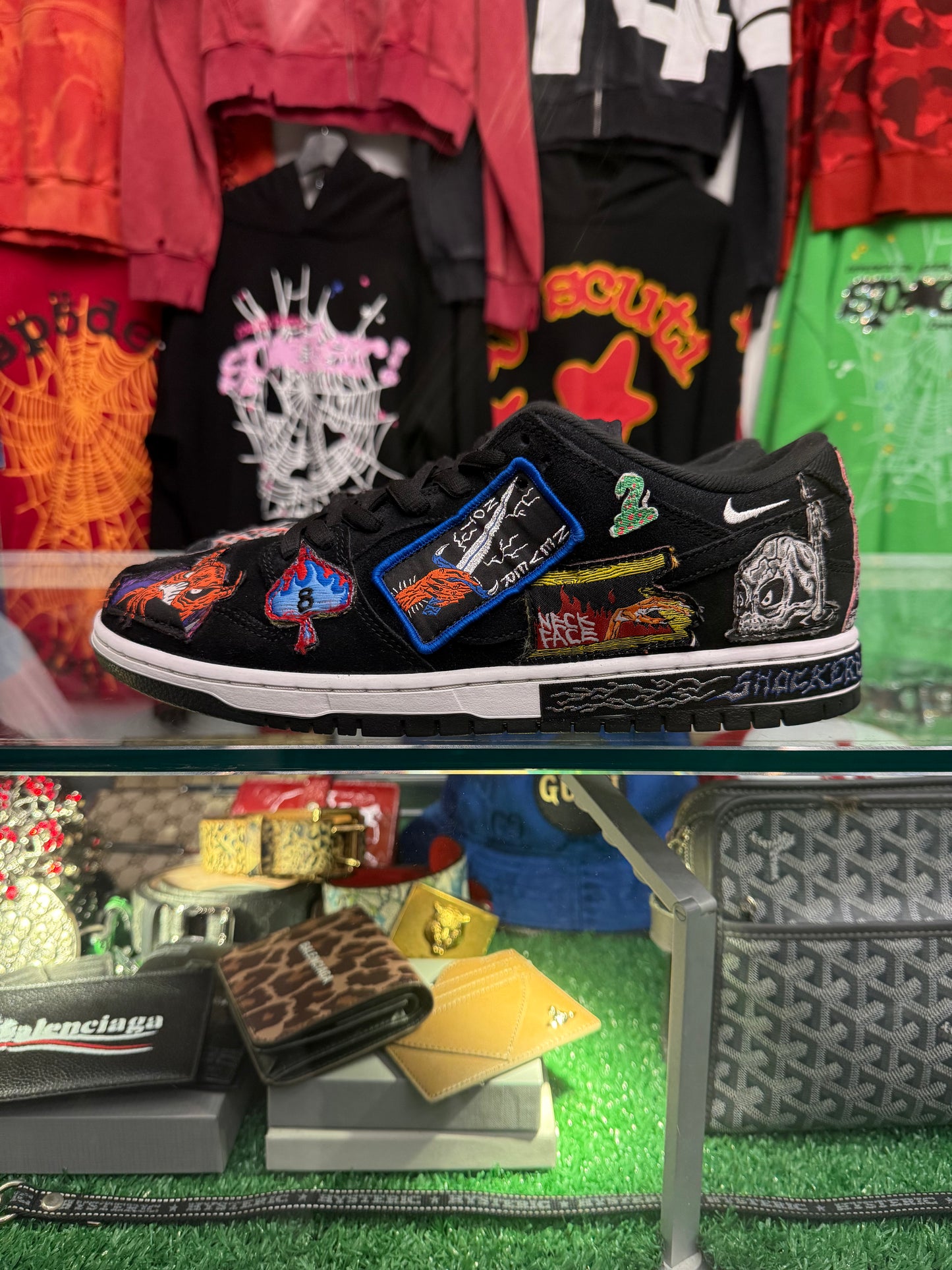 DUNK LOW SB NECKFACE (PRE-OWNED W/ BOX)