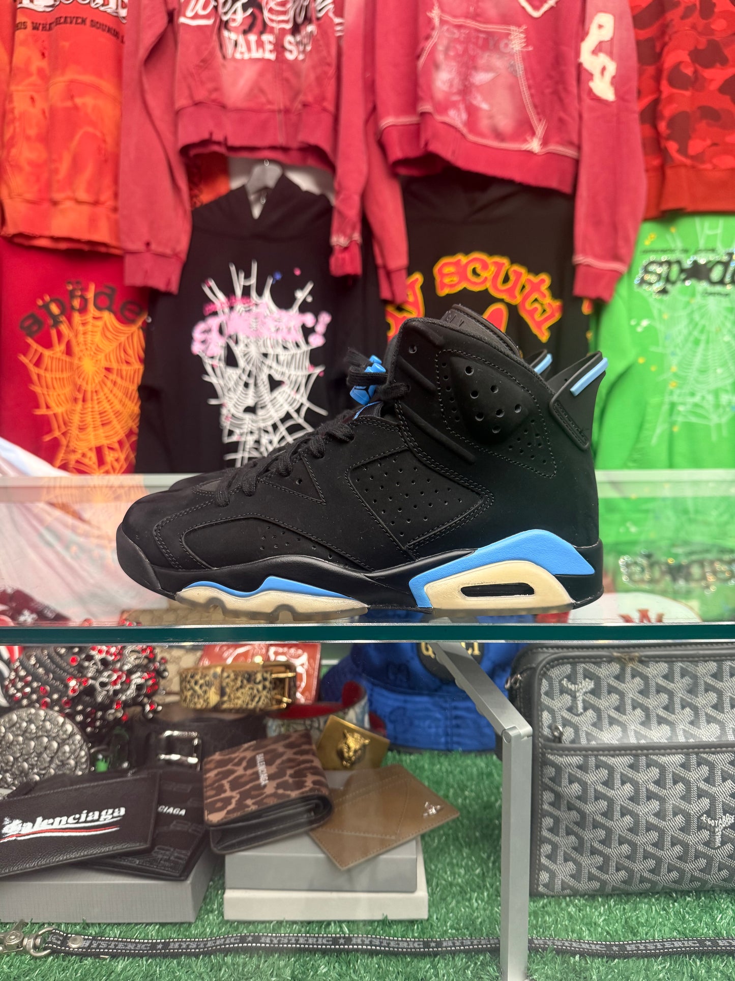 AIR JORDAN RETRO 4 UNC (PRE-OWNED W/ BOX)