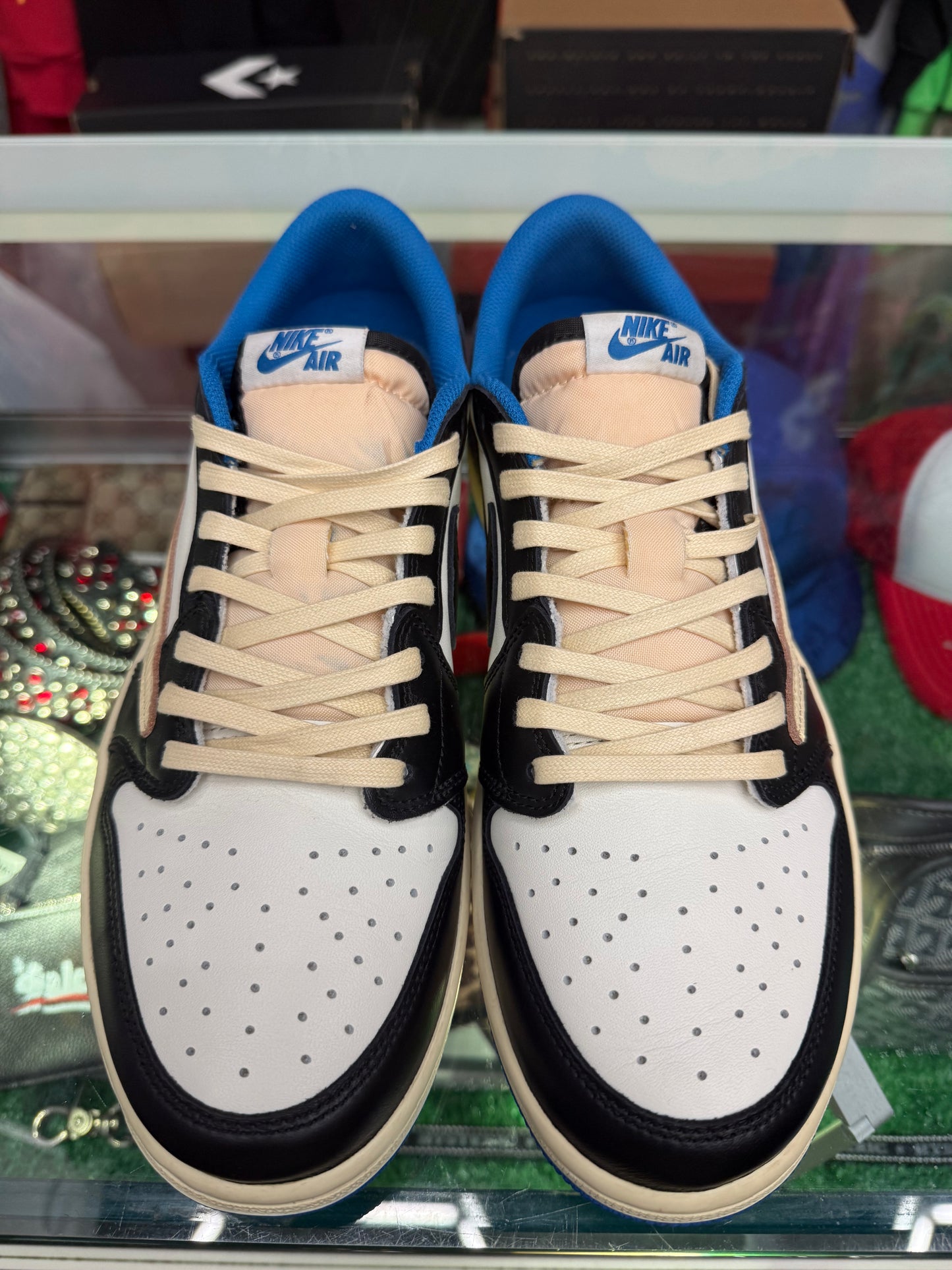 JORDAN 1 LOW FRAGMENT X TRAVIS SCOTT (PRE-OWNED W/ BOX)