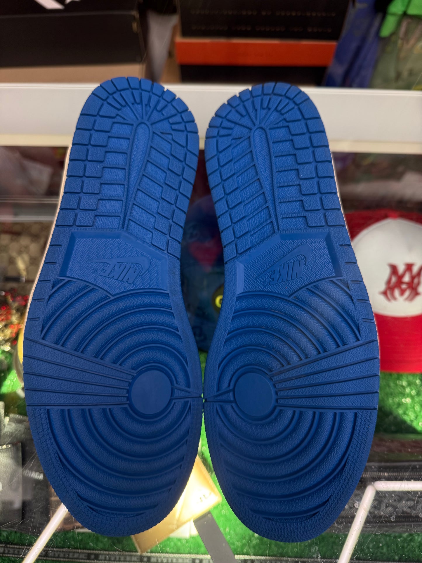 JORDAN 1 LOW FRAGMENT X TRAVIS SCOTT (PRE-OWNED W/ BOX)