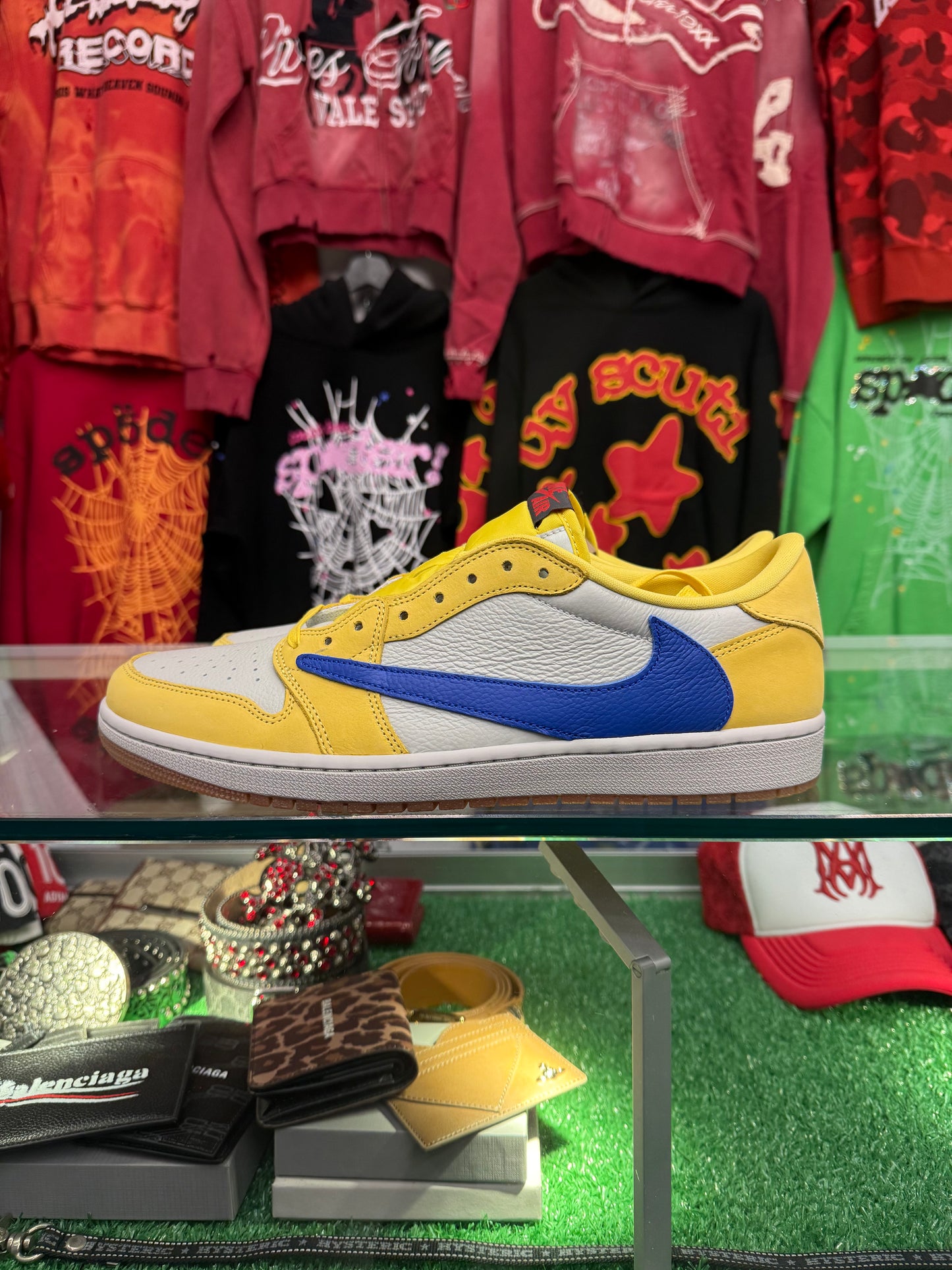 JORDAN 1 LOW CANARY (BRAND NEW)