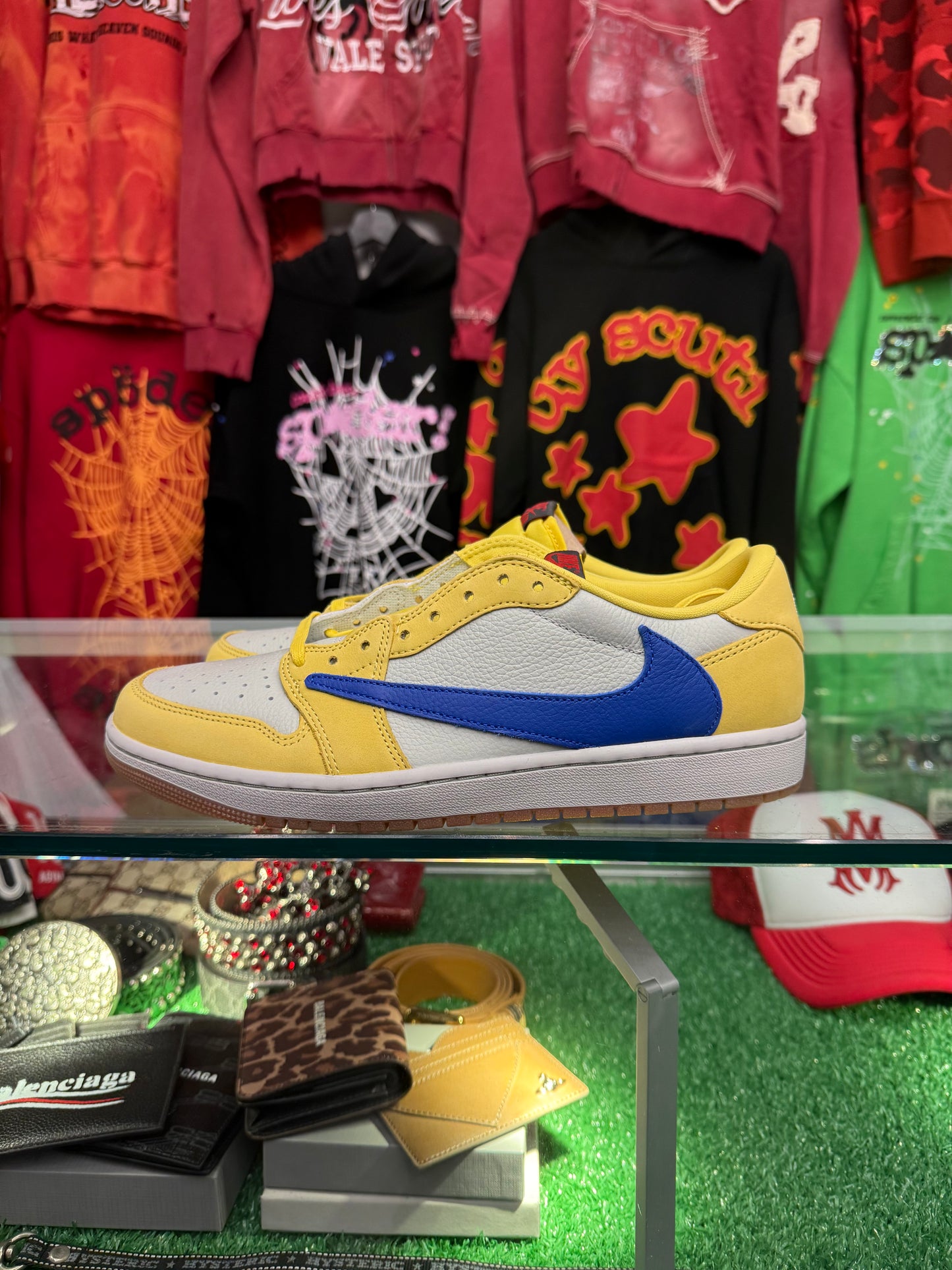 JORDAN 1 LOW CANARY (BRAND NEW)