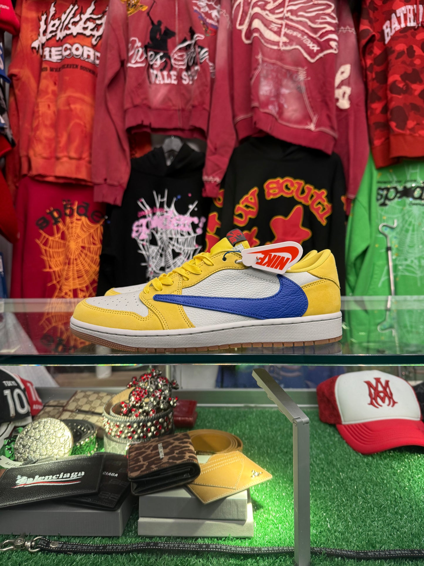 JORDAN 1 LOW CANARY (BRAND NEW)