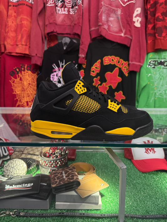 JORDAN 4 THUNDER (PRE-OWNED W/ BOX)