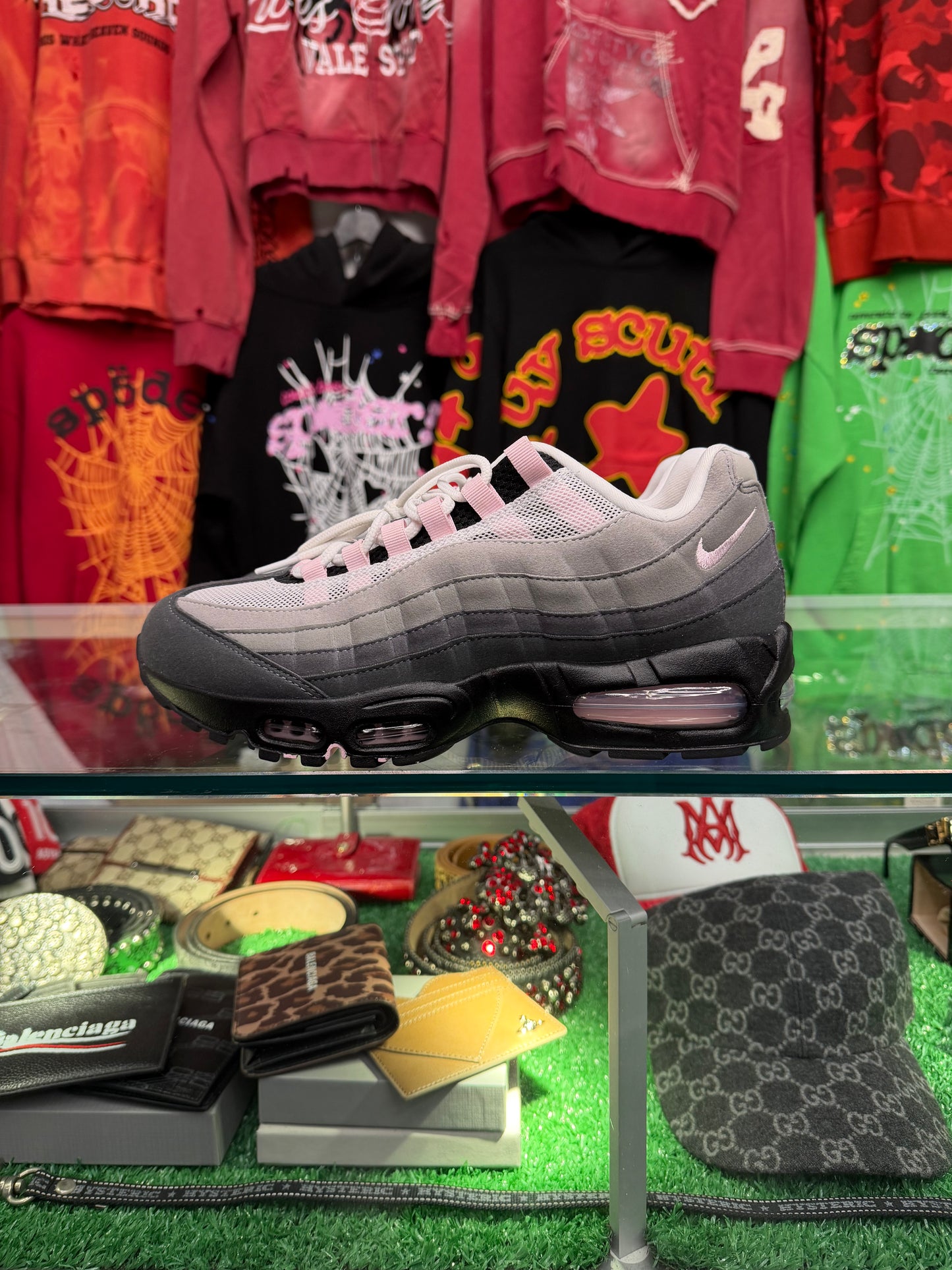 AIRMAX 95 BIG BUBBLE PINK FOAM (PRE-OWNED W/ BOX)