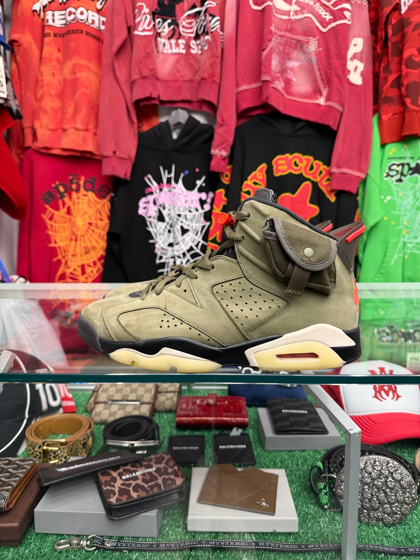 JORDAN 6 TRAVIS SCOTT OLIVE (PRE-OWNED W/ BOX)