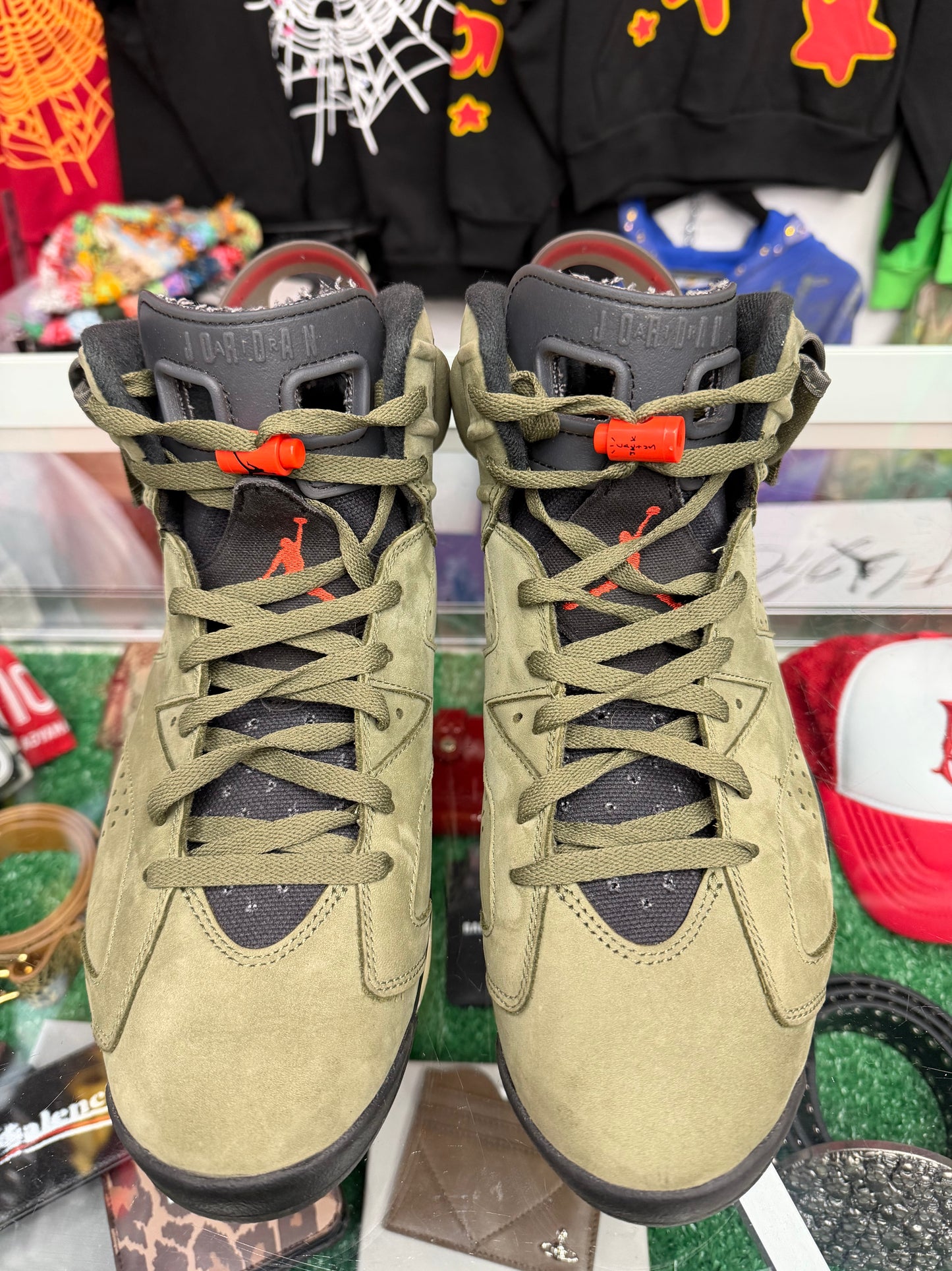 JORDAN 6 TRAVIS SCOTT OLIVE (PRE-OWNED W/ BOX)