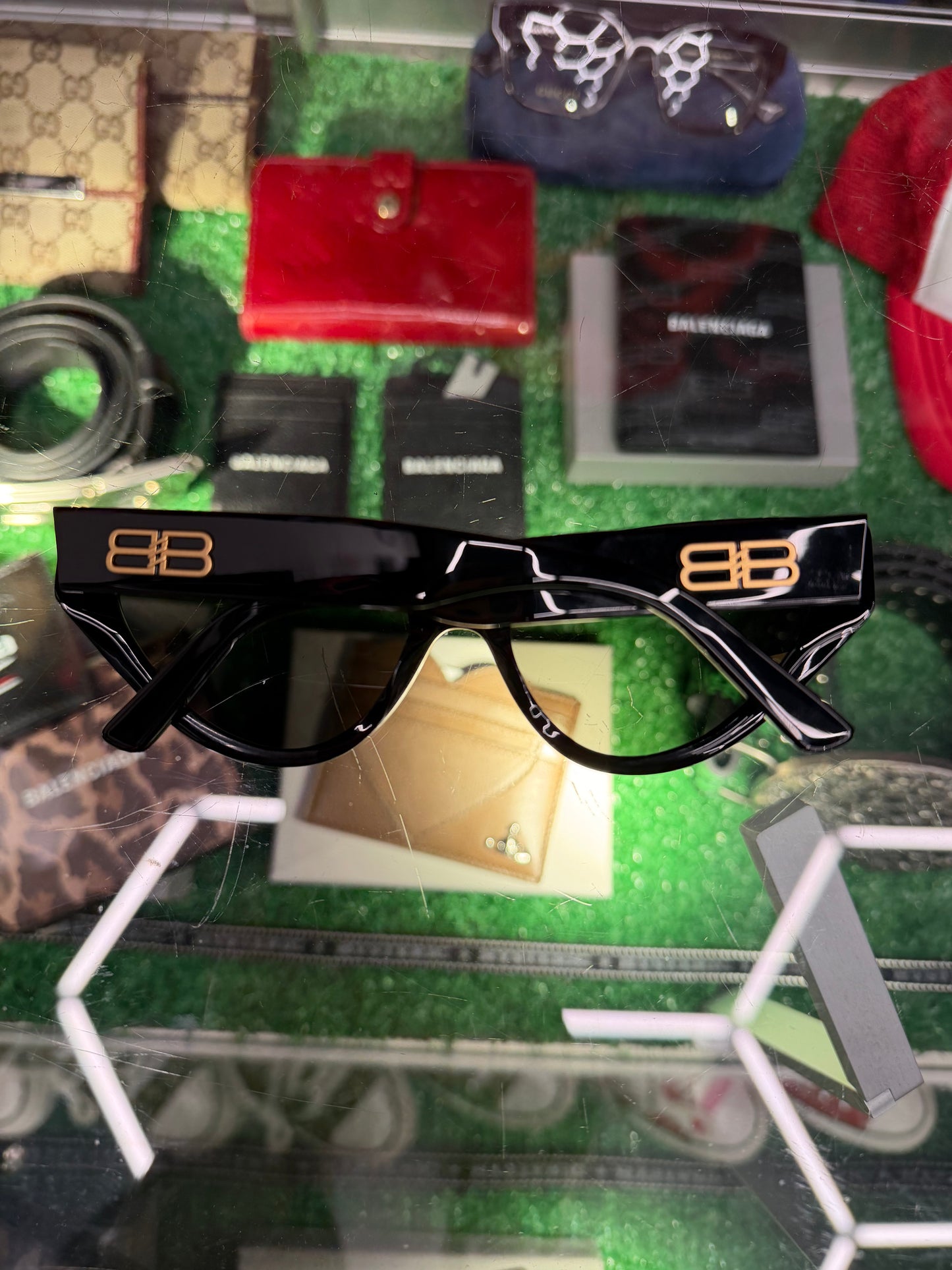 BALENCIAGA BLACK CAT EYE SUNGLASSES (PRE-OWNED W/ CASE)