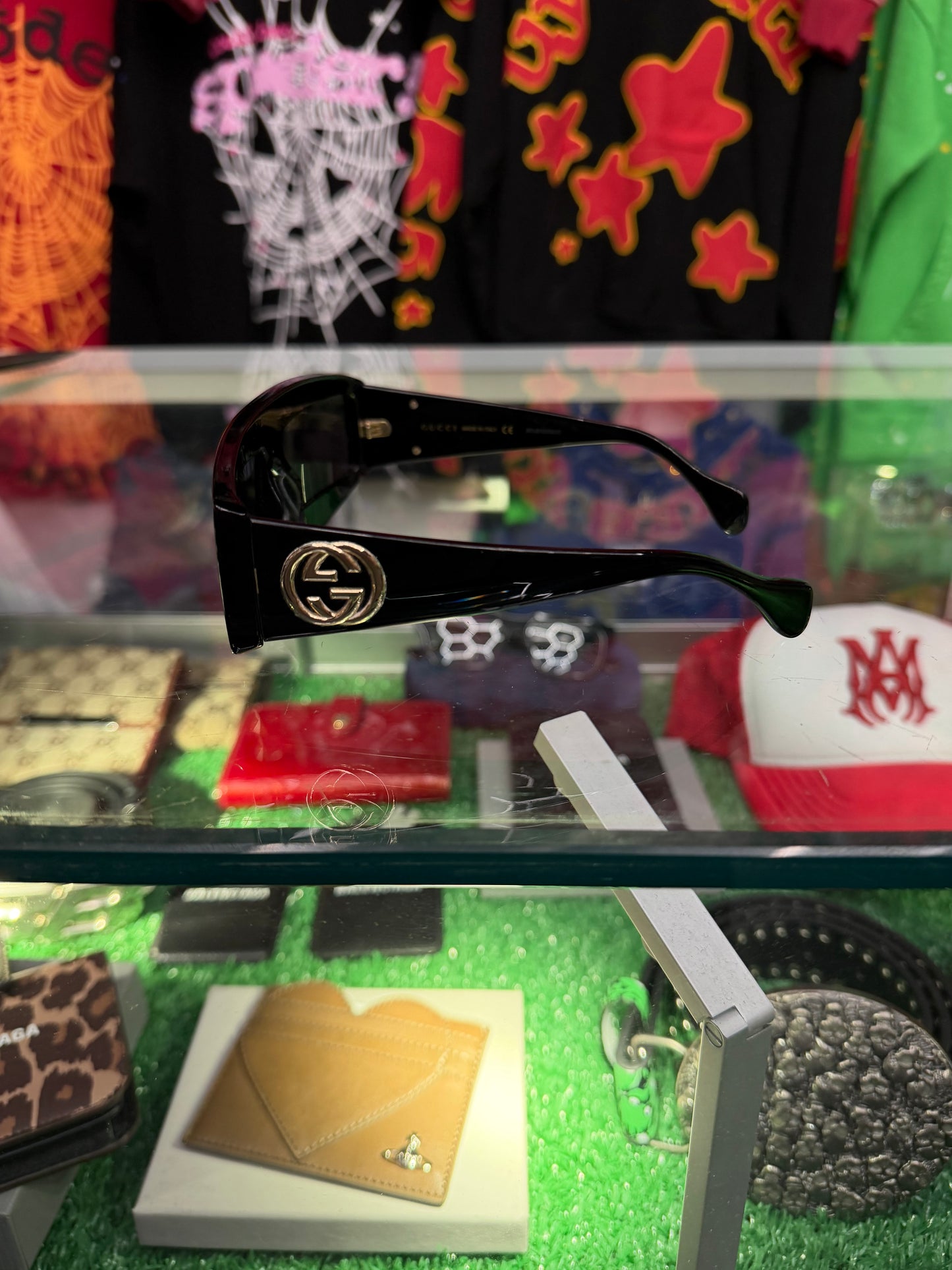 GUCCI BLACK SUNGLASSES (PRE-OWNED W/ CASE)