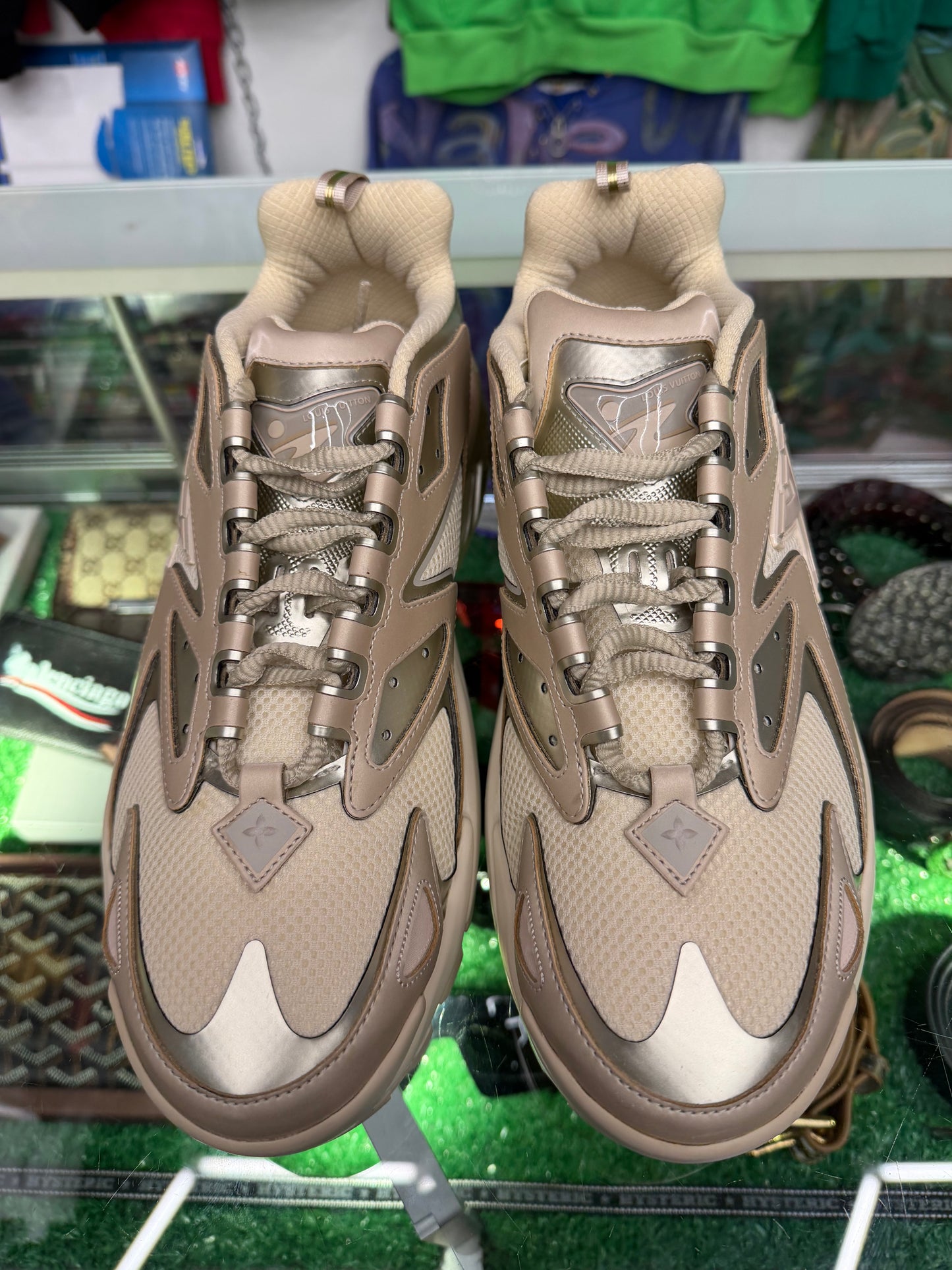 LOUIS VUITTON LV METALLIC RUNNER (VNDS NO BOX)