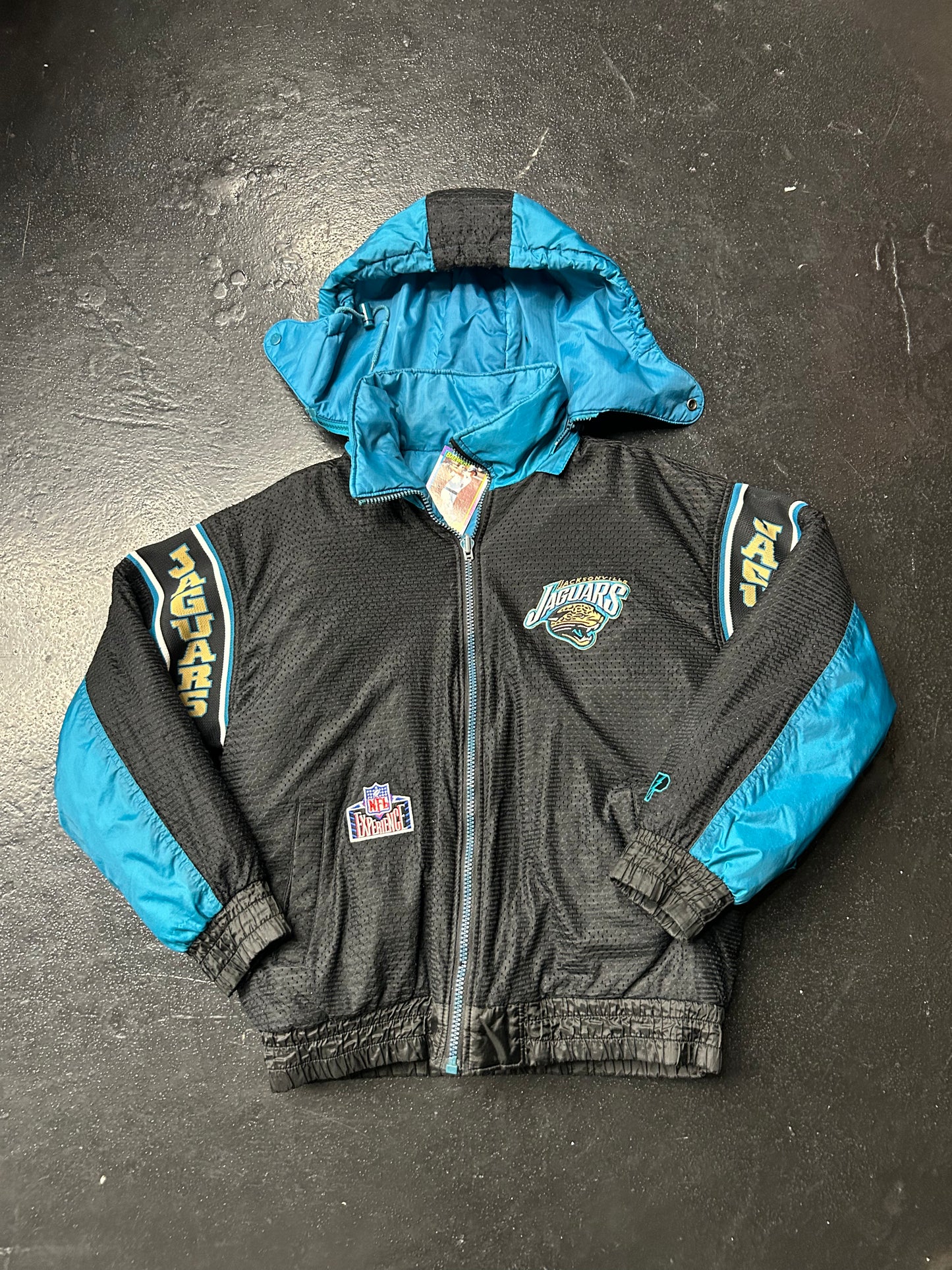 JACKSONVILLE JAGUARS VINTAGE PUFFER JACKET (PRE-OWNED)