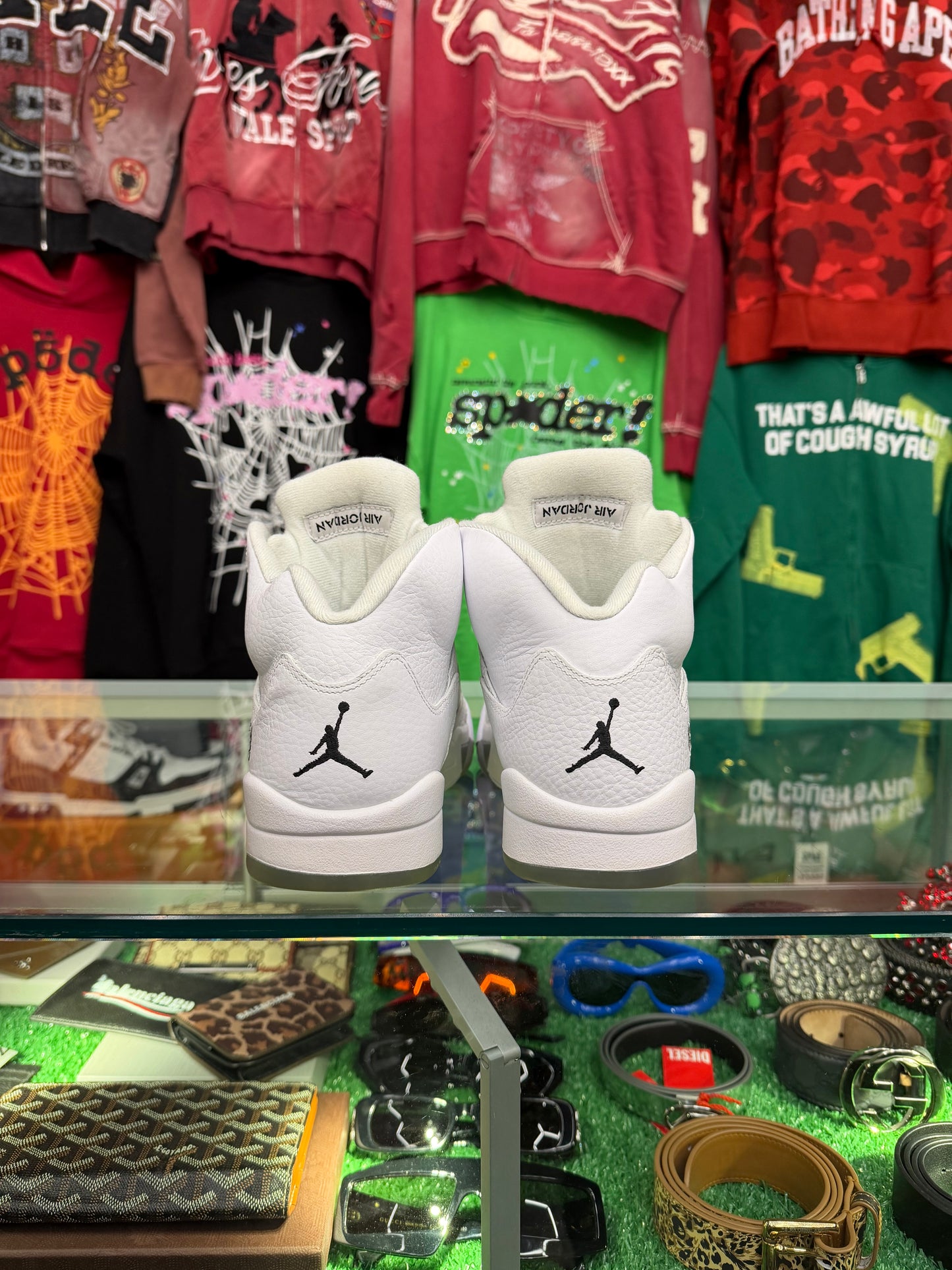 JORDAN 5 METALLIC WHITE (PRE-OWNED NO BOX)