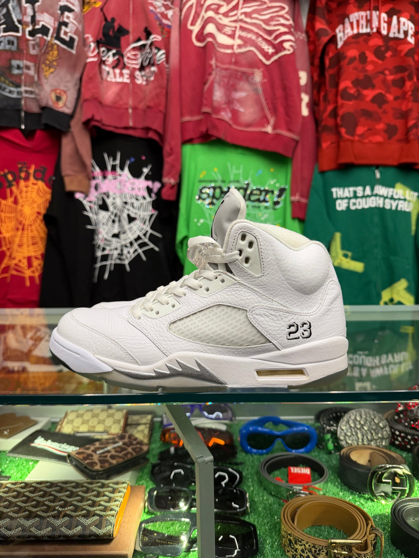 JORDAN 5 METALLIC WHITE (PRE-OWNED NO BOX)