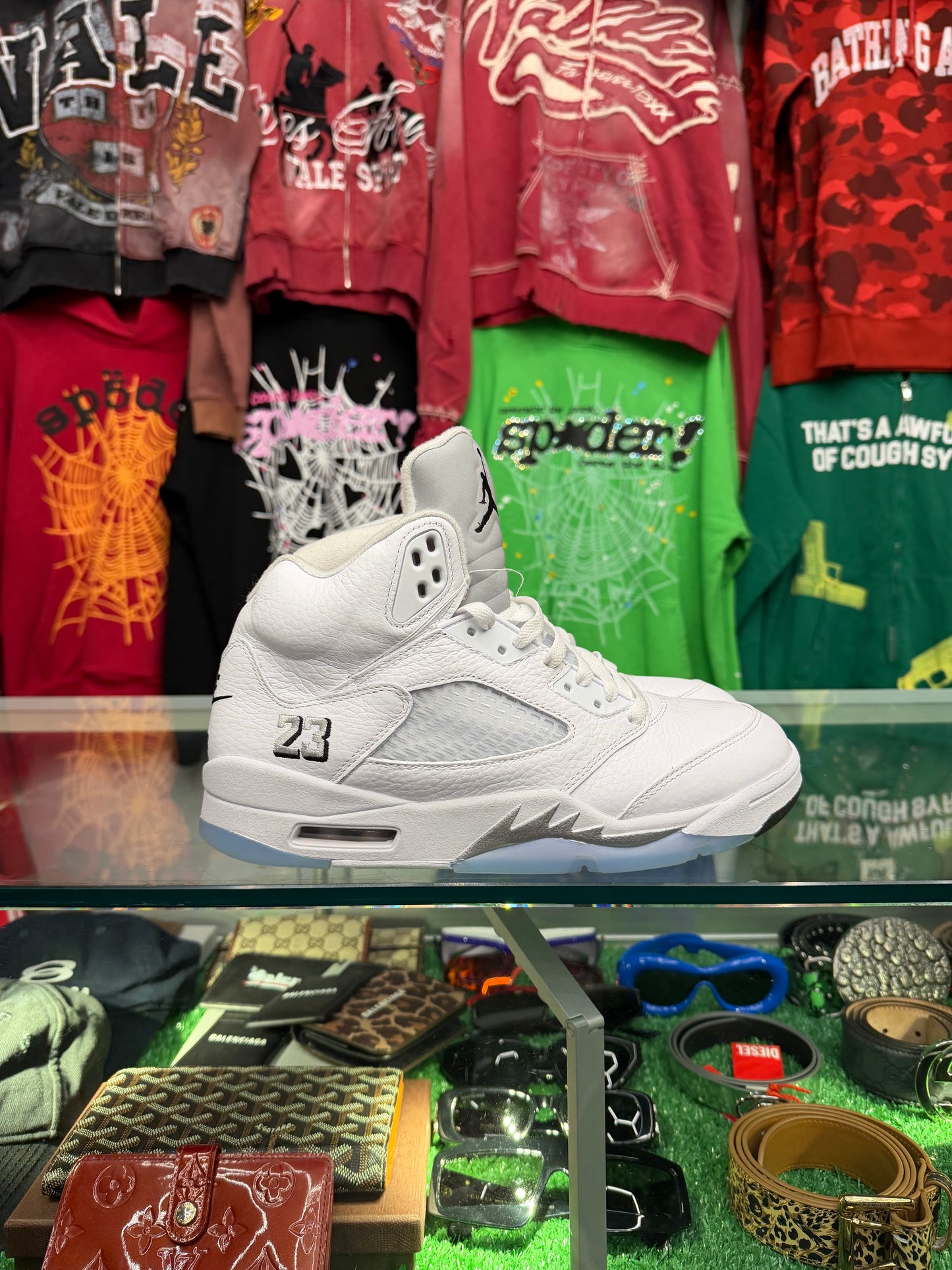 JORDAN 5 WHITE METALLIC (PRE-OWNED W/ BOX)