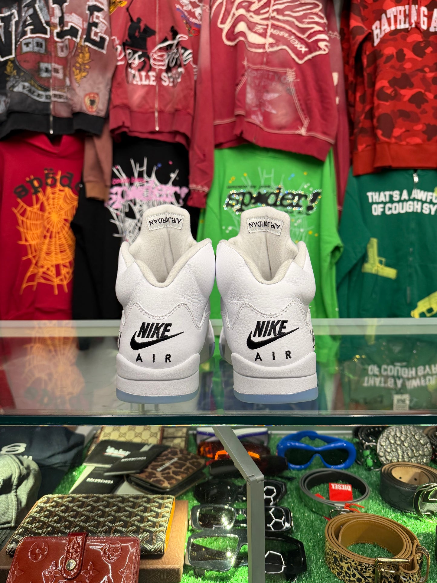 JORDAN 5 WHITE METALLIC (PRE-OWNED W/ BOX)