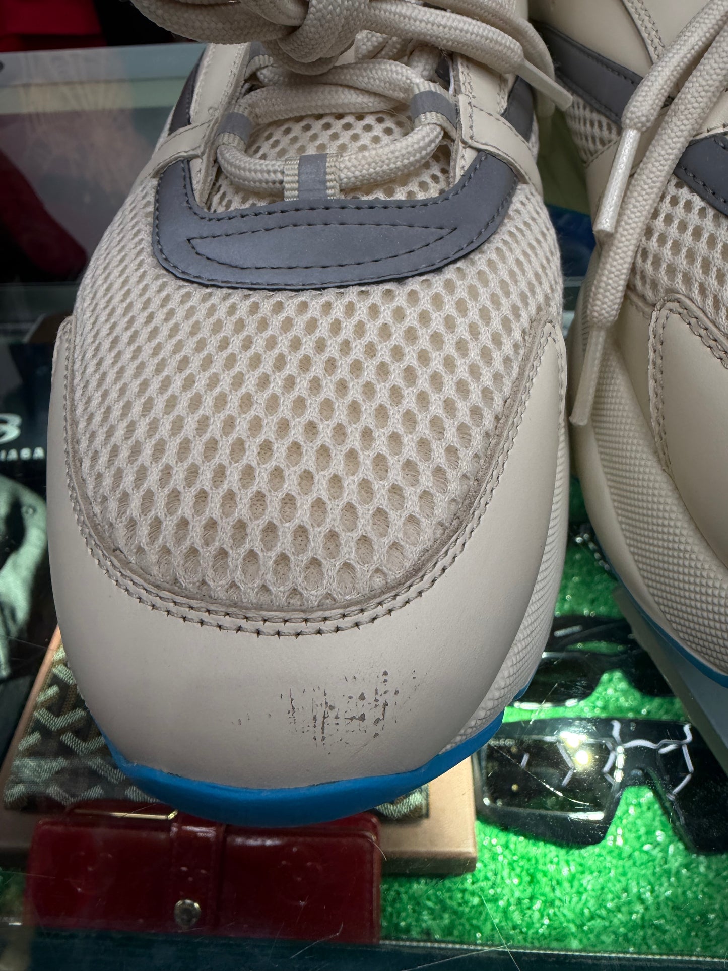 DIOR B22 RUNNERS CREAM LIGHT BLUE (PRE-OWNED W/ BOX)