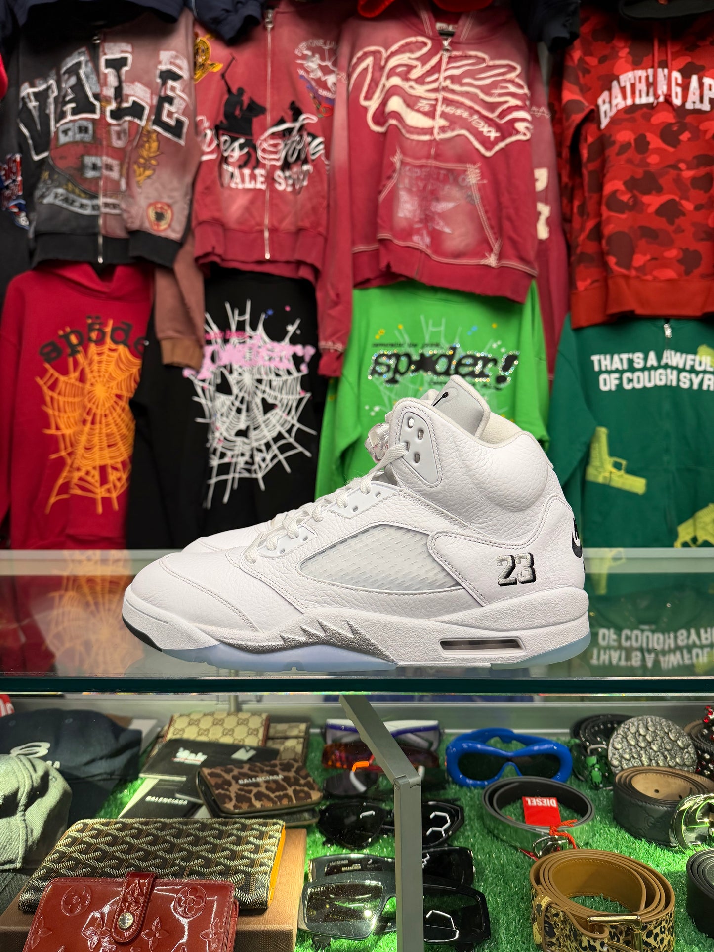 JORDAN 5 WHITE METALLIC (PRE-OWNED W/ BOX)