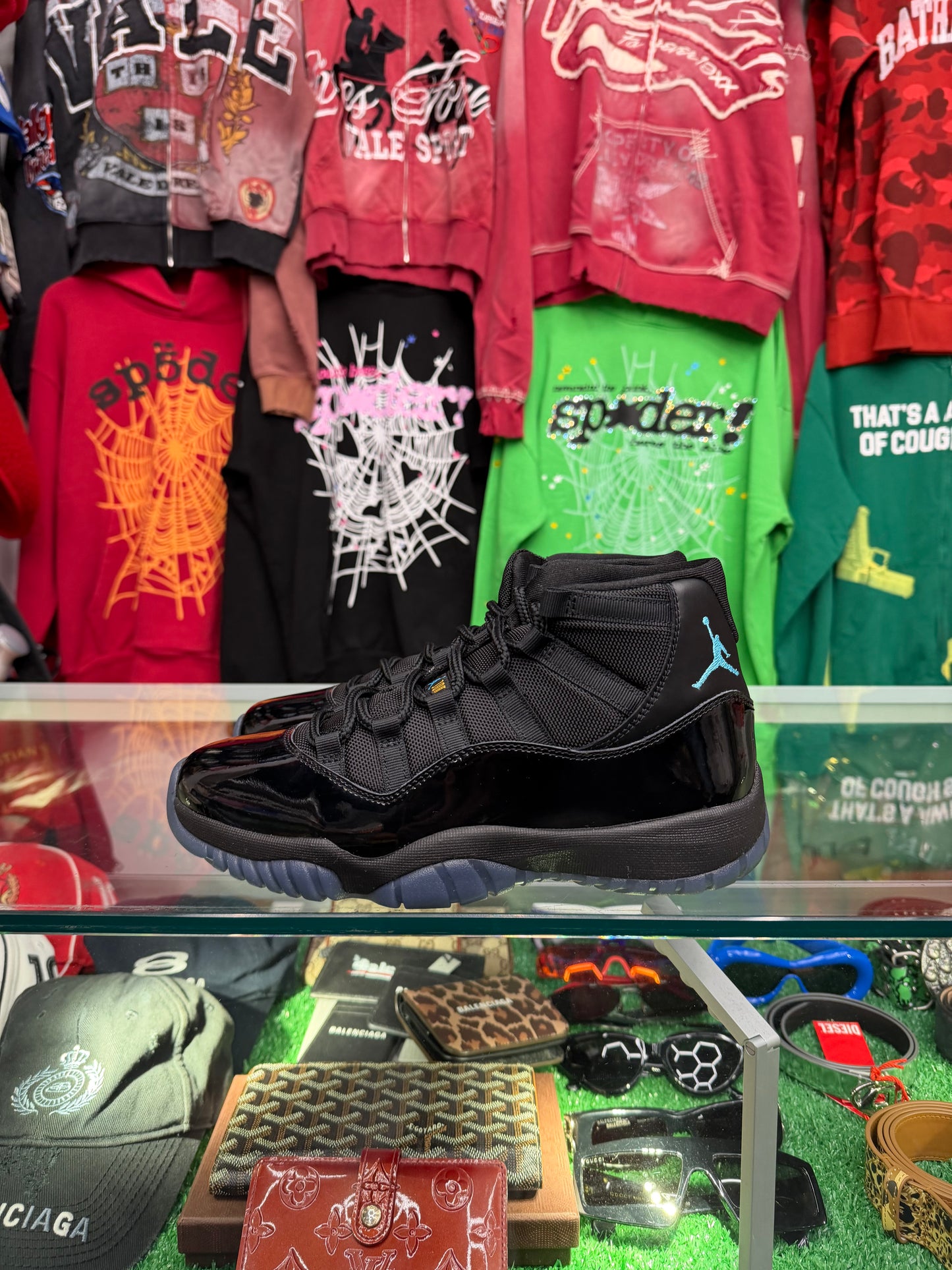 JORDAN 11 GAMMA (PRE-OWNED W/ BOX)