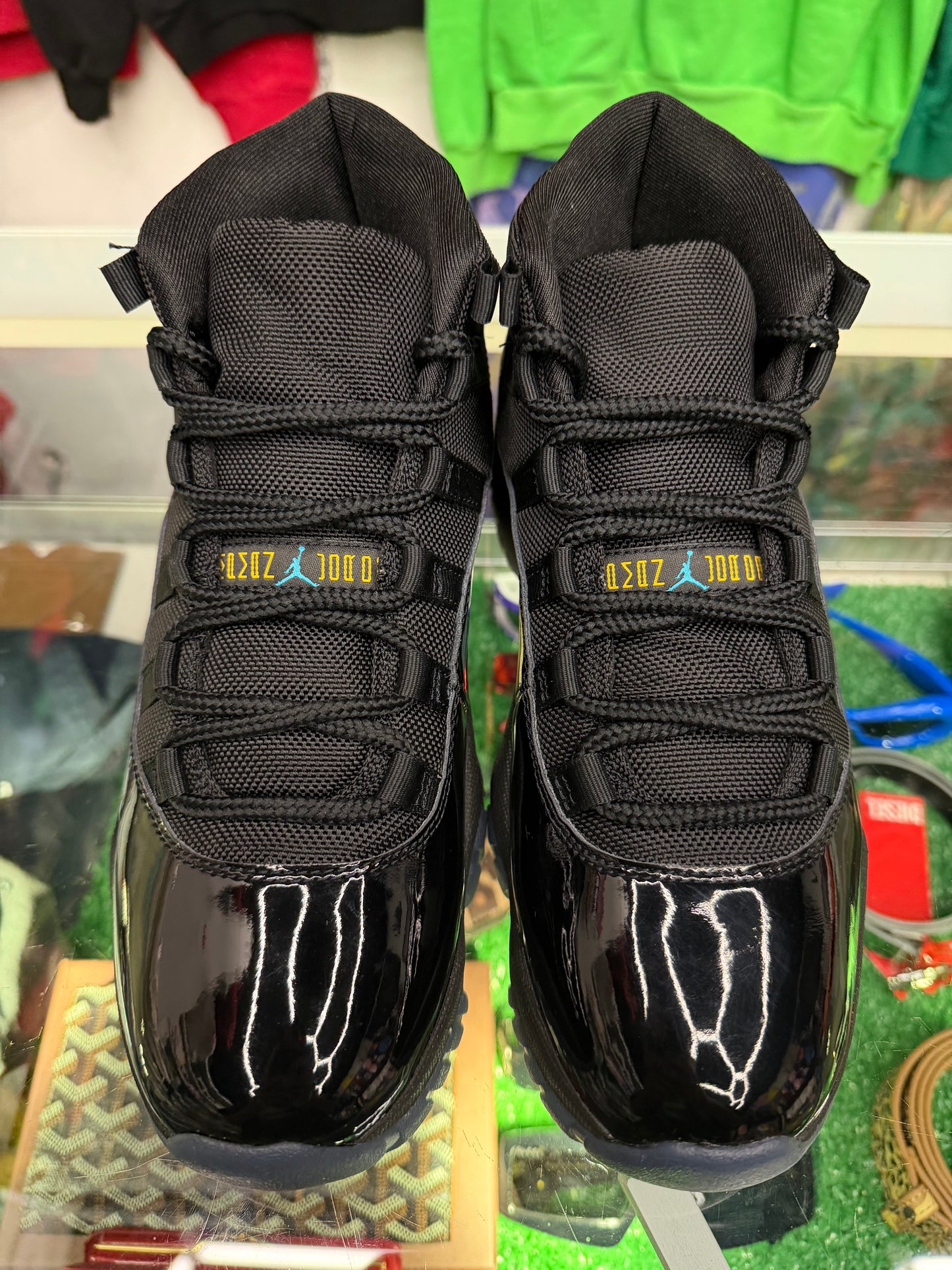 JORDAN 11 GAMMA (PRE-OWNED W/ BOX)