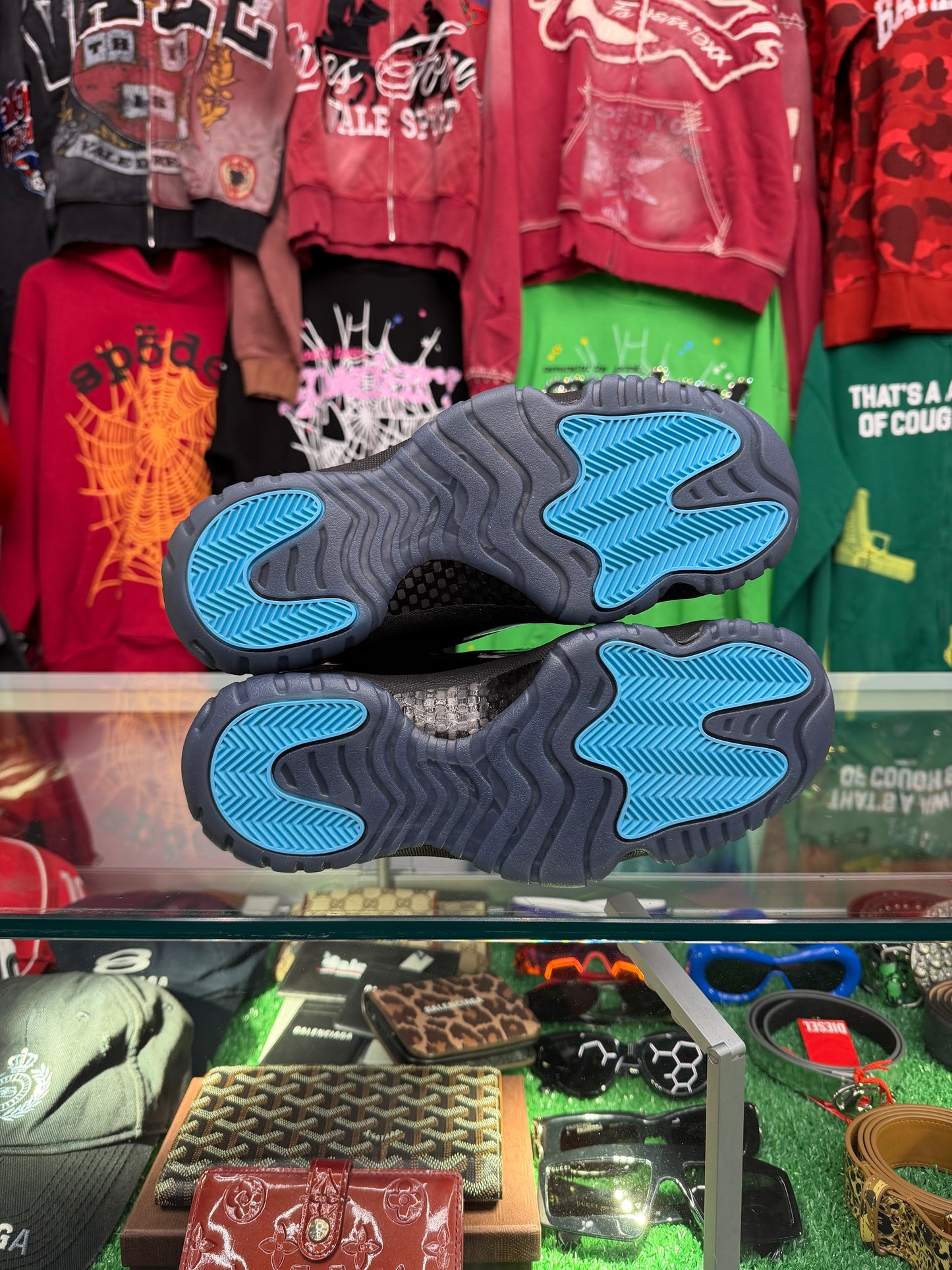 JORDAN 11 GAMMA (PRE-OWNED W/ BOX)