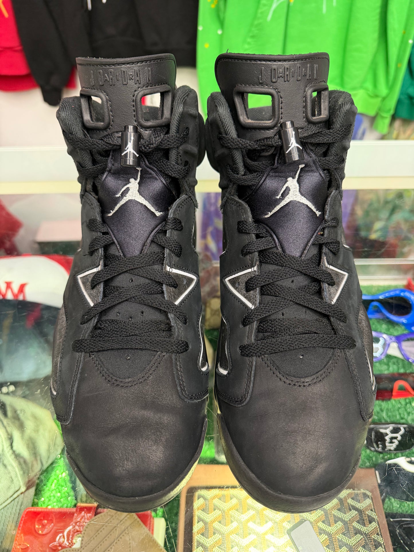 JORDAN 6 CAP AND GOWN (PRE-OWNED W/ BOX)