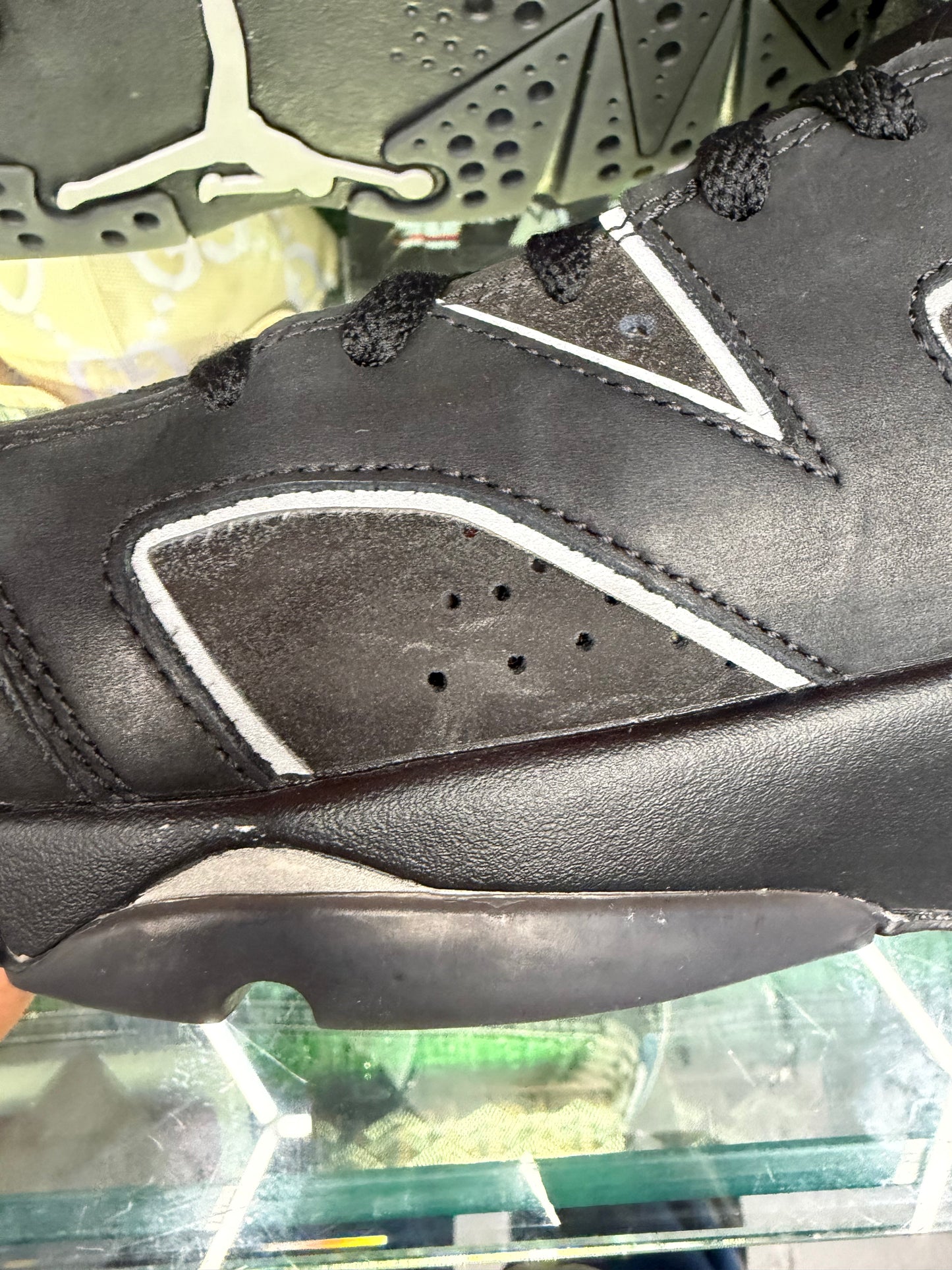 JORDAN 6 CAP AND GOWN (PRE-OWNED W/ BOX)