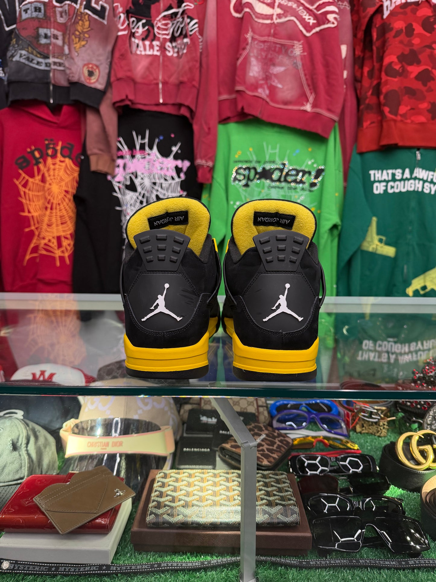 JORDAN 4 YELLOW THUNDER (PRE-OWNED W/ BOX)