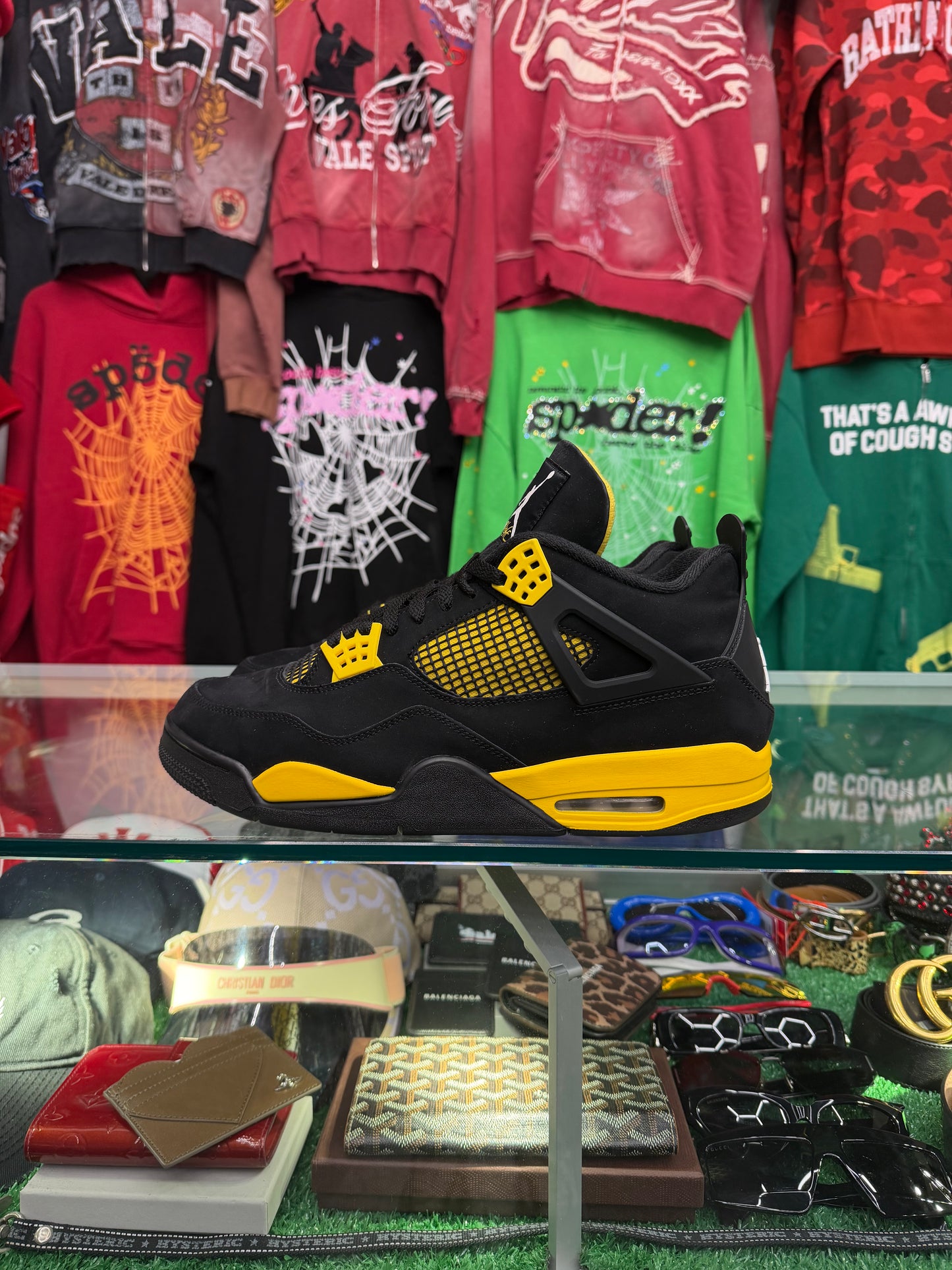 JORDAN 4 YELLOW THUNDER (PRE-OWNED W/ BOX)