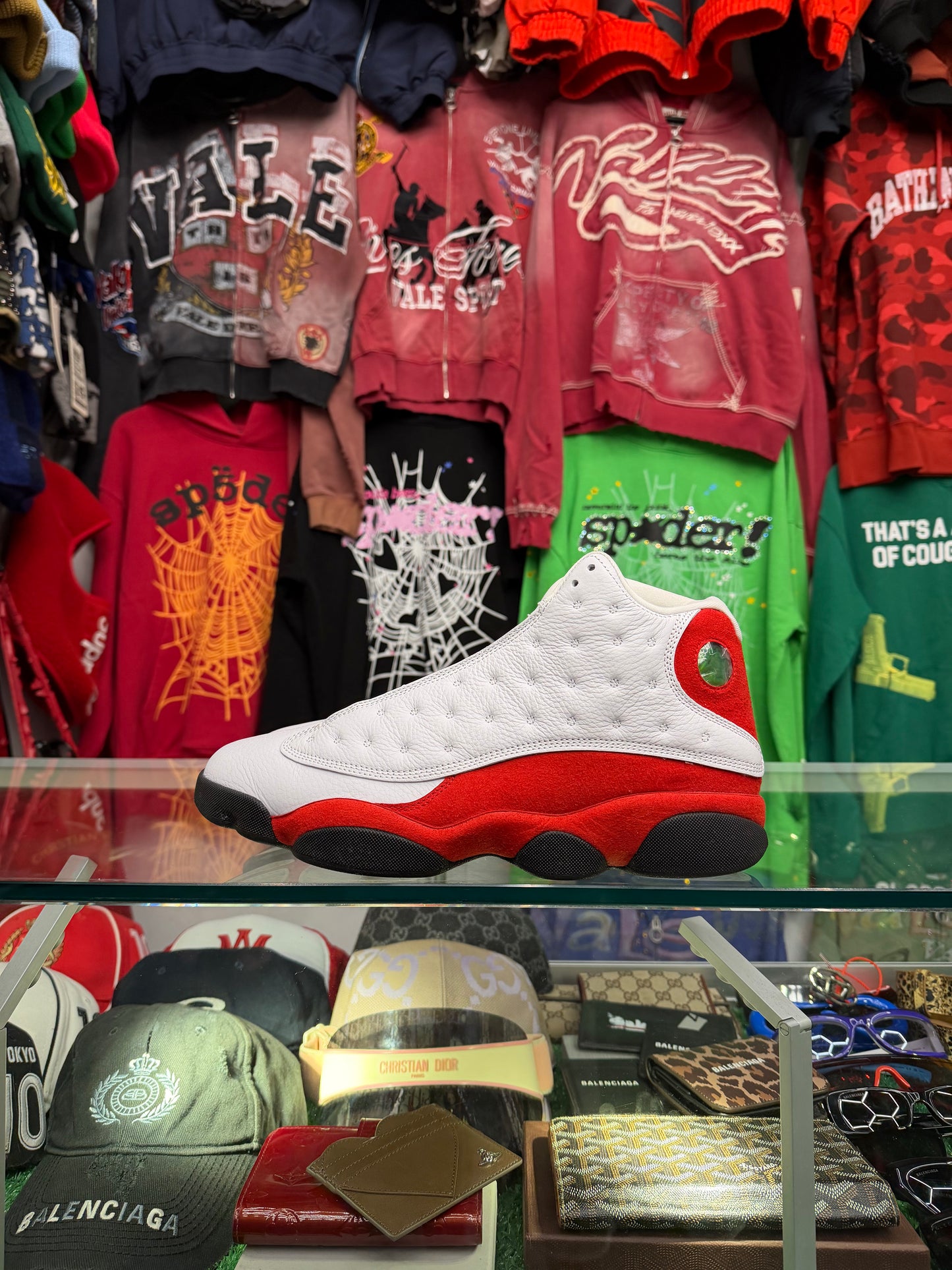 JORDAN 13 CHICAGO (PRE-OWNED W/ BOX )