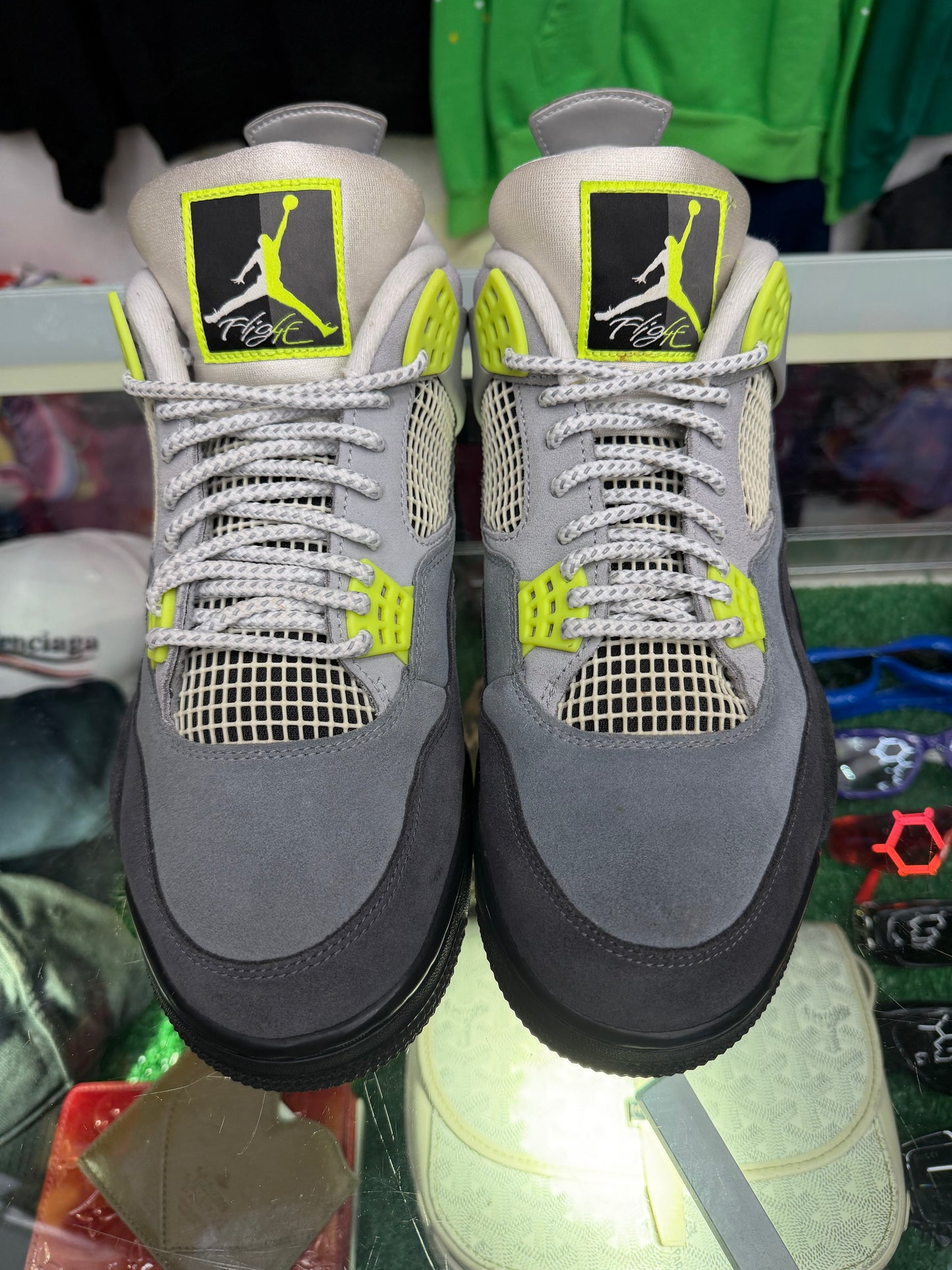 JORDAN 4 NEON (PRE-OWNED NO BOX)