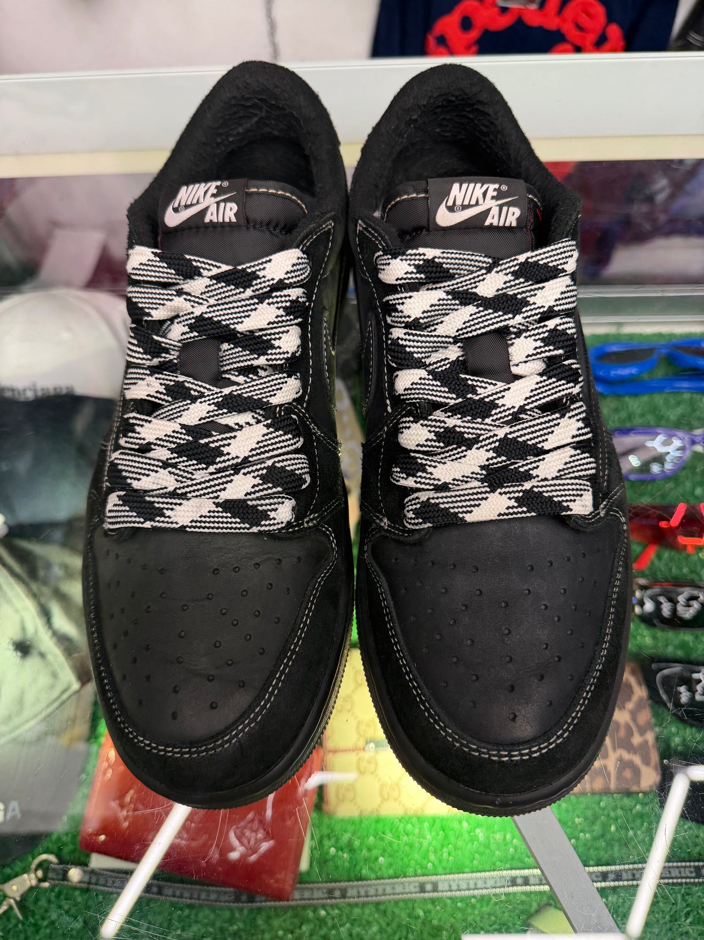 JORDAN 1 LOW TRAVIS SCOTT PHANTOM (PRE-OWNED W/ BOX)
