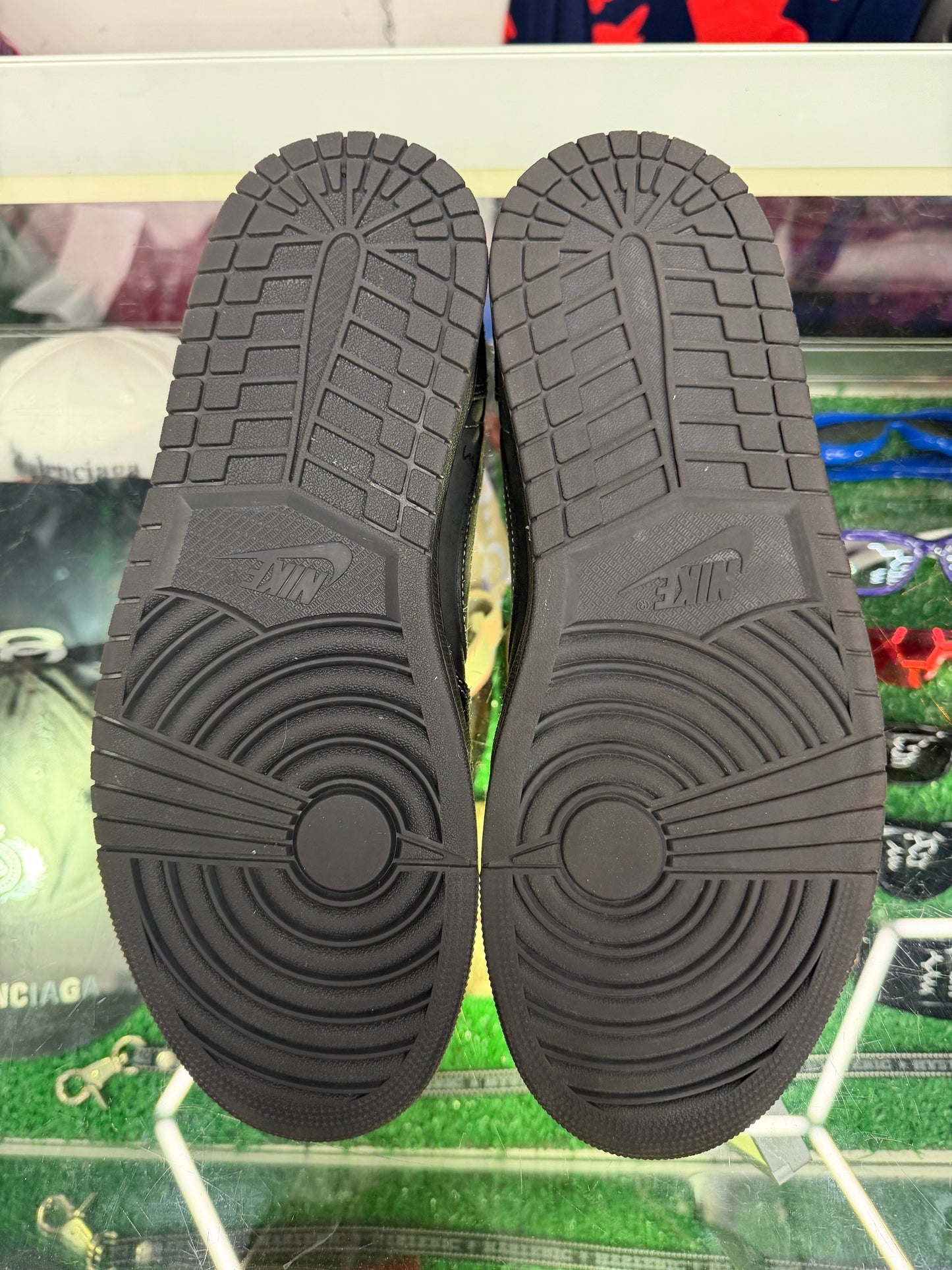 JORDAN 1 LOW TRAVIS SCOTT PHANTOM (PRE-OWNED W/ BOX)