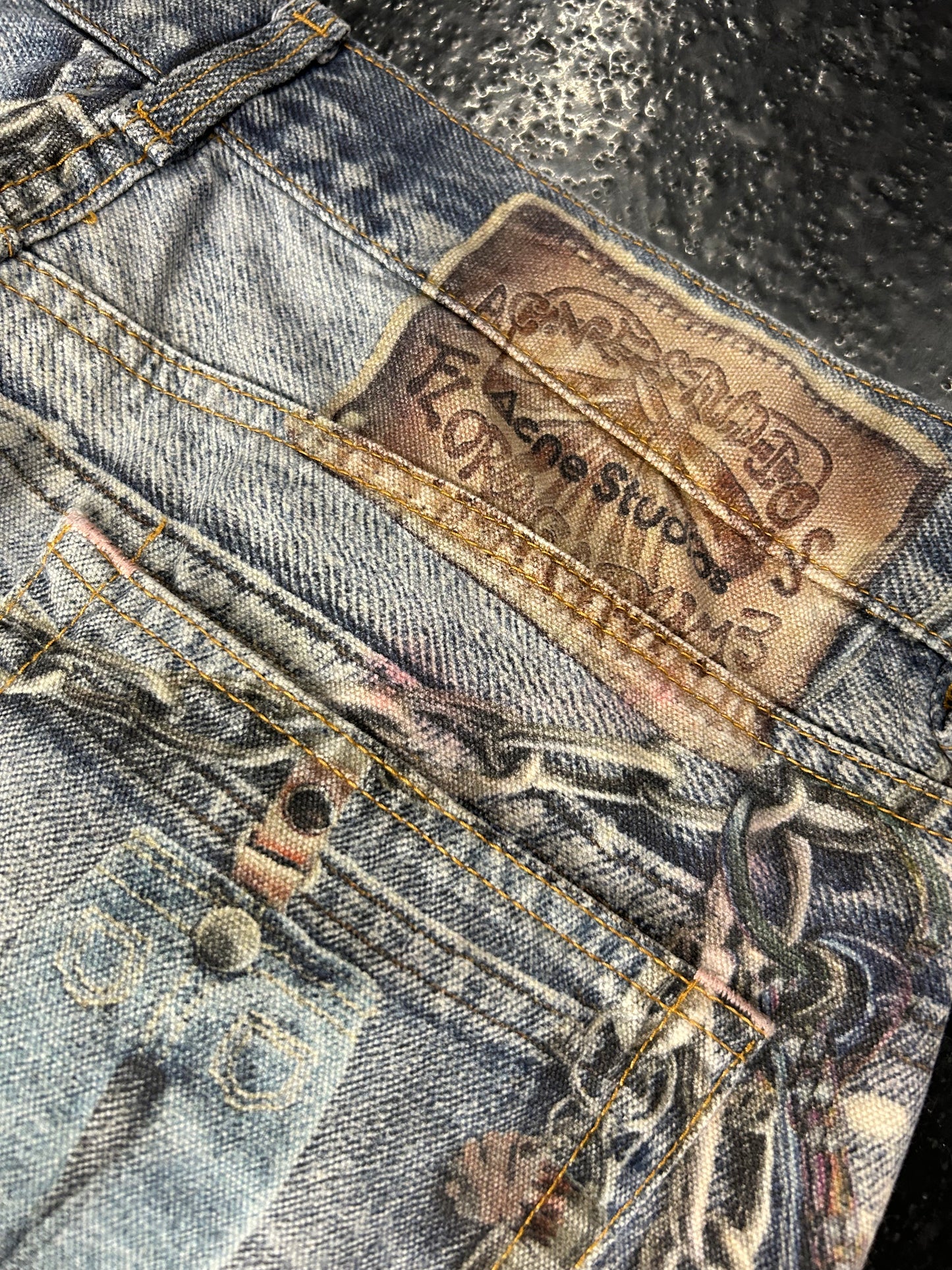 ACNE STUDIOS 3D DIGITAL JEANS (PRE-OWNED)( STAINED) (SIZE30)