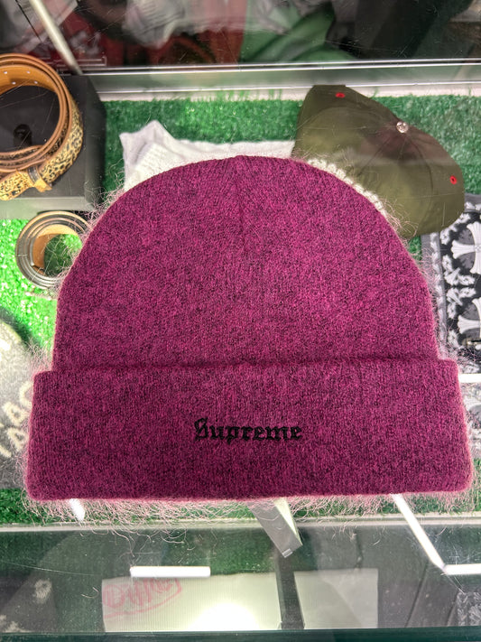 SUPREME MOHAIR PINK BEANIE (PRE-OWNED)